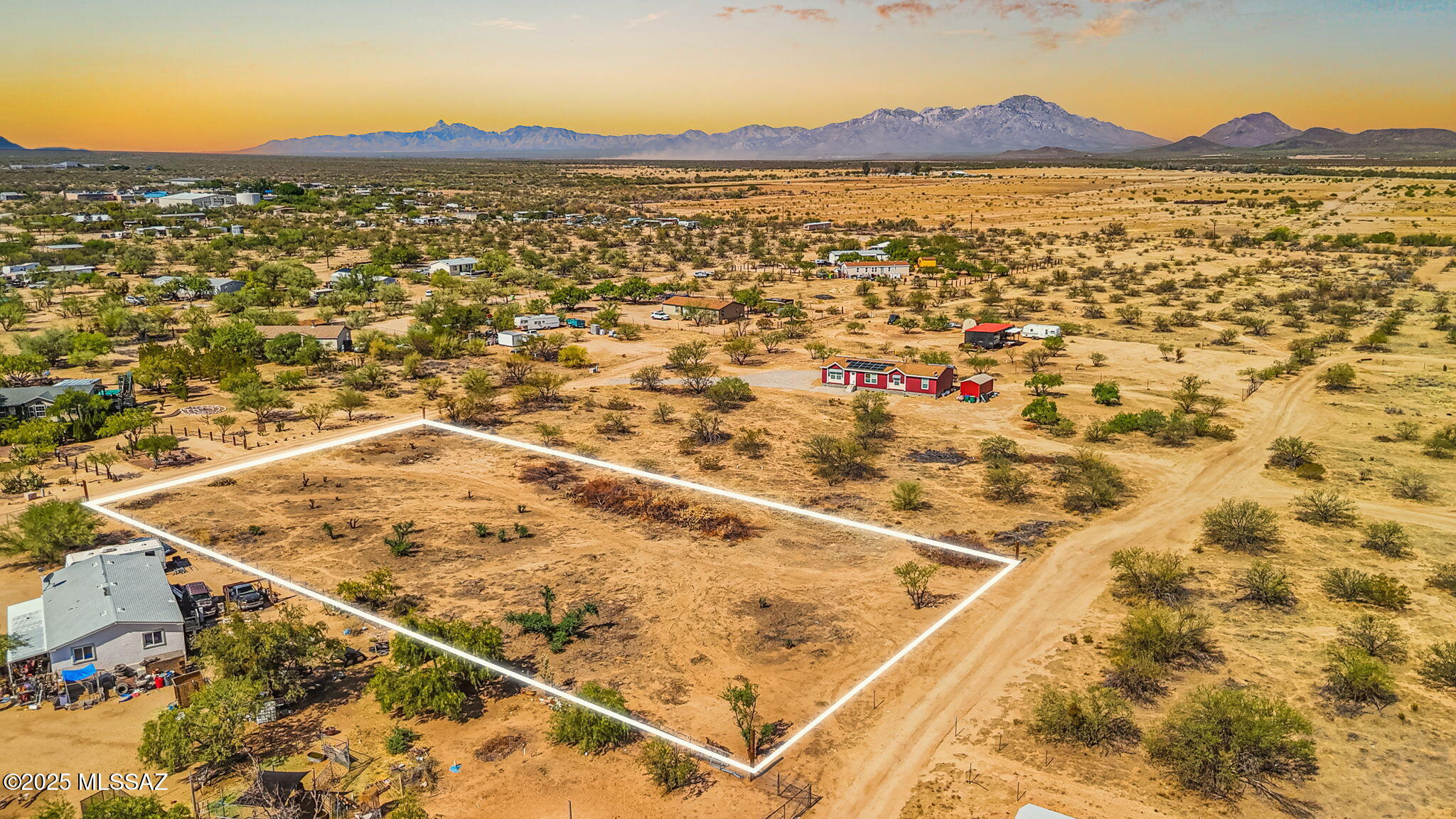 9058 S HONEYSUCKLE FARM Trail