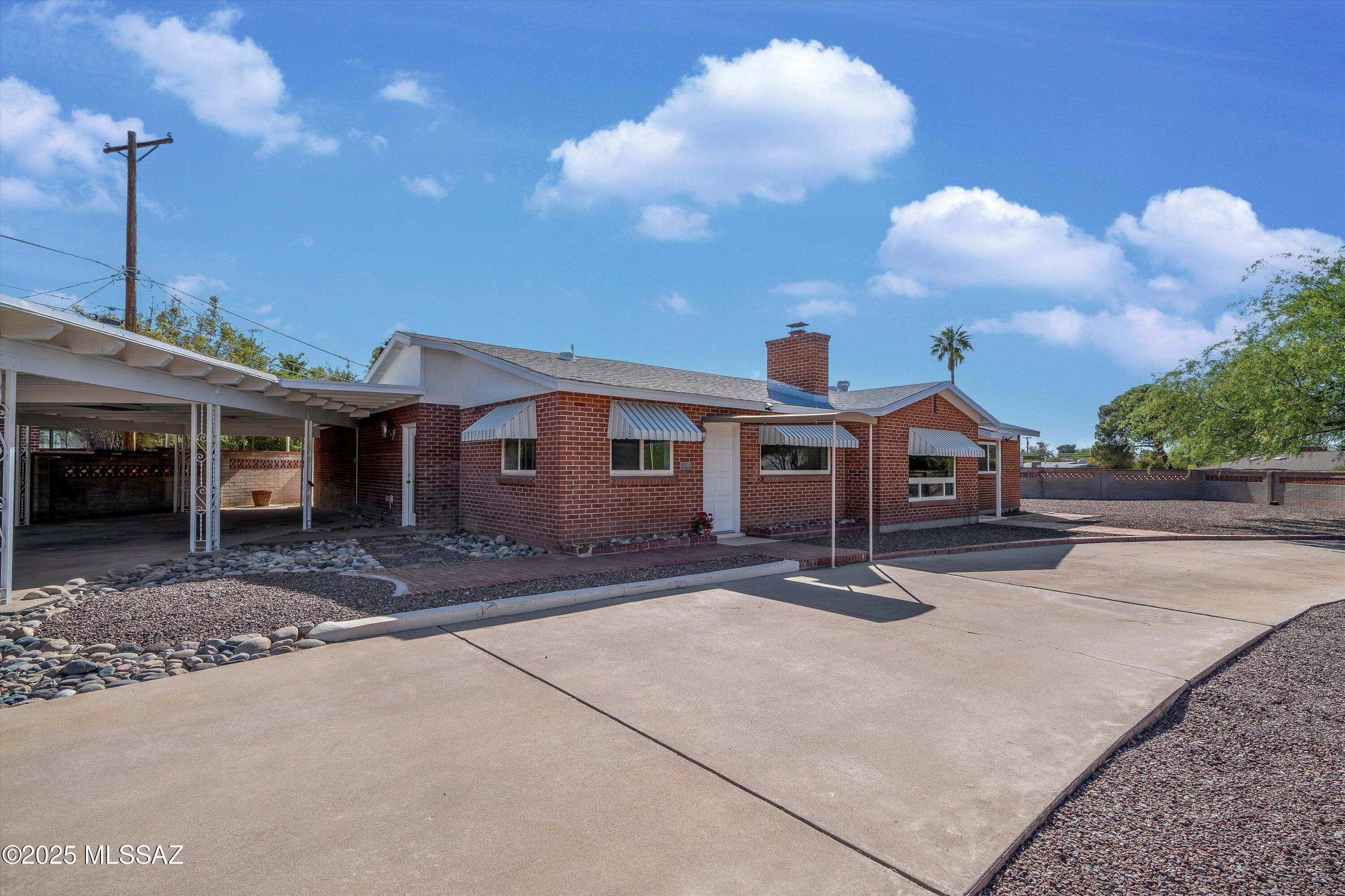 2350 E Juanita Street
