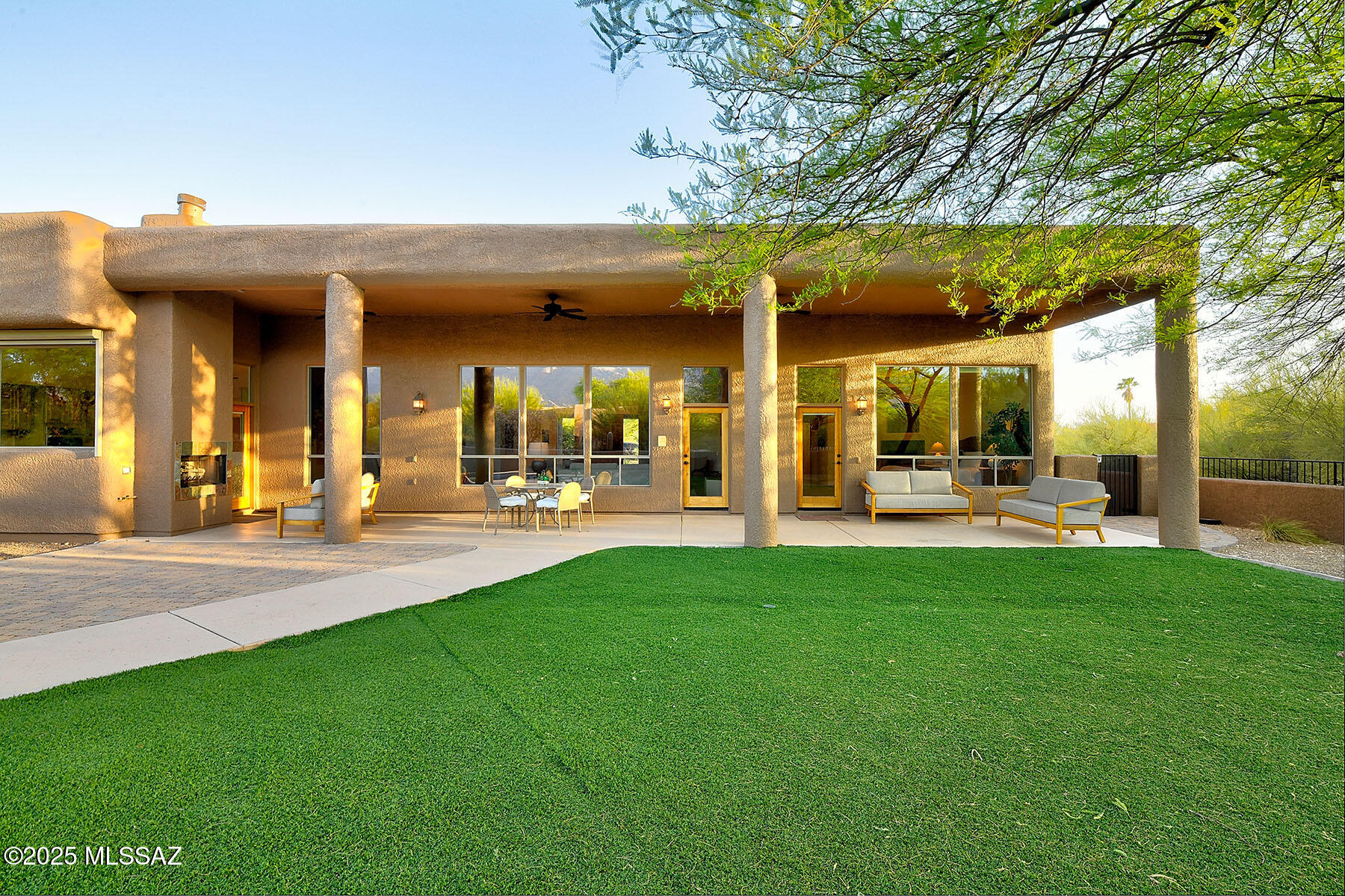 Las Alturas (1-167) - Residential