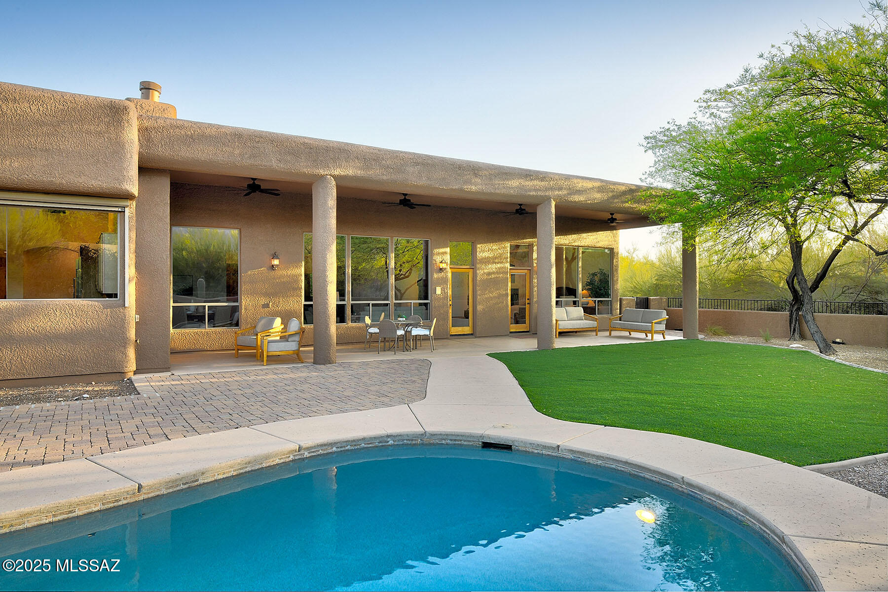 Las Alturas (1-167) - Residential