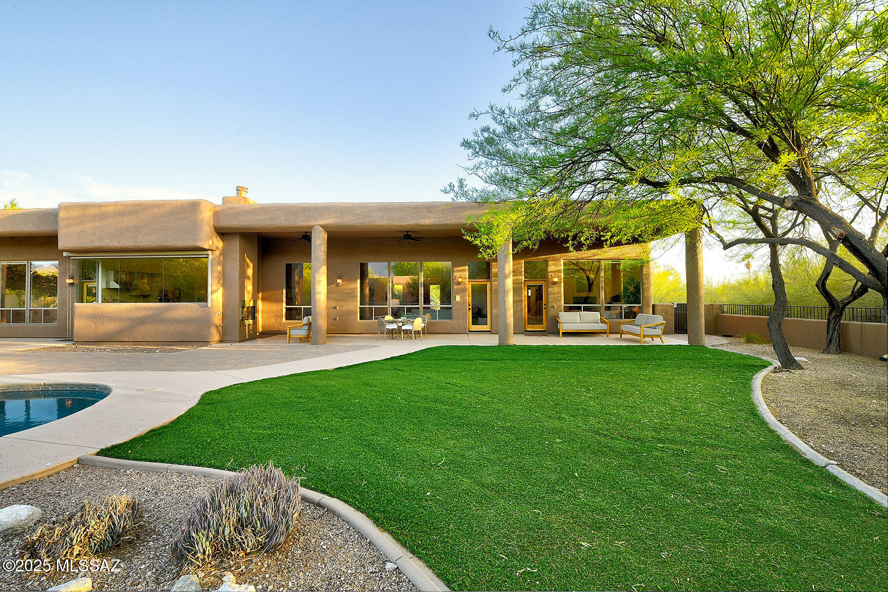 Las Alturas (1-167) - Residential