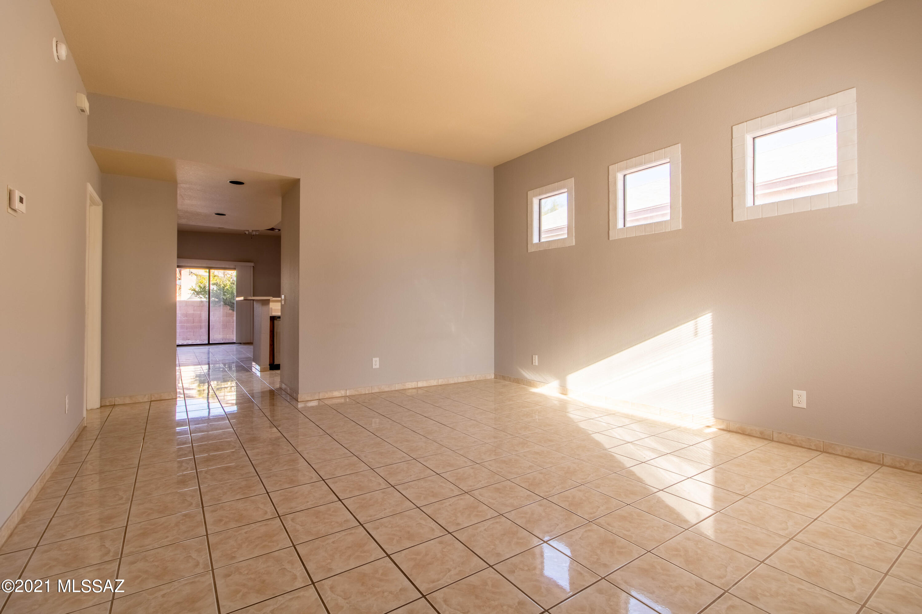 Hacienda Del Oro (1-879) - Residential Lease