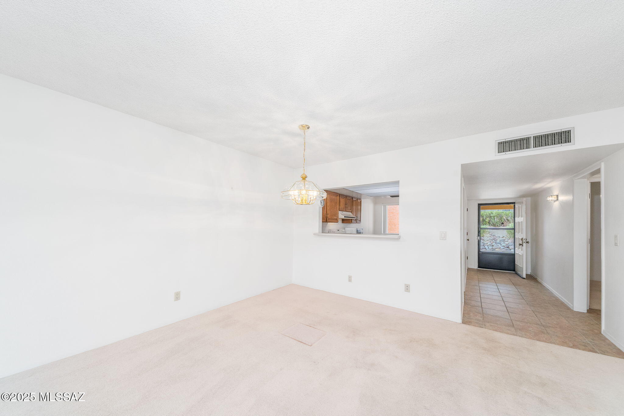 5542 N Camino Arenosa