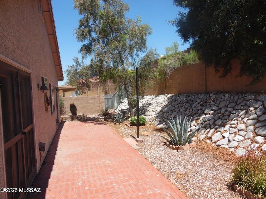 Tucson, Arizona 85741, United States, 3 Bedrooms Bedrooms, ,2 BathroomsBathrooms,Residential,Pending,138597