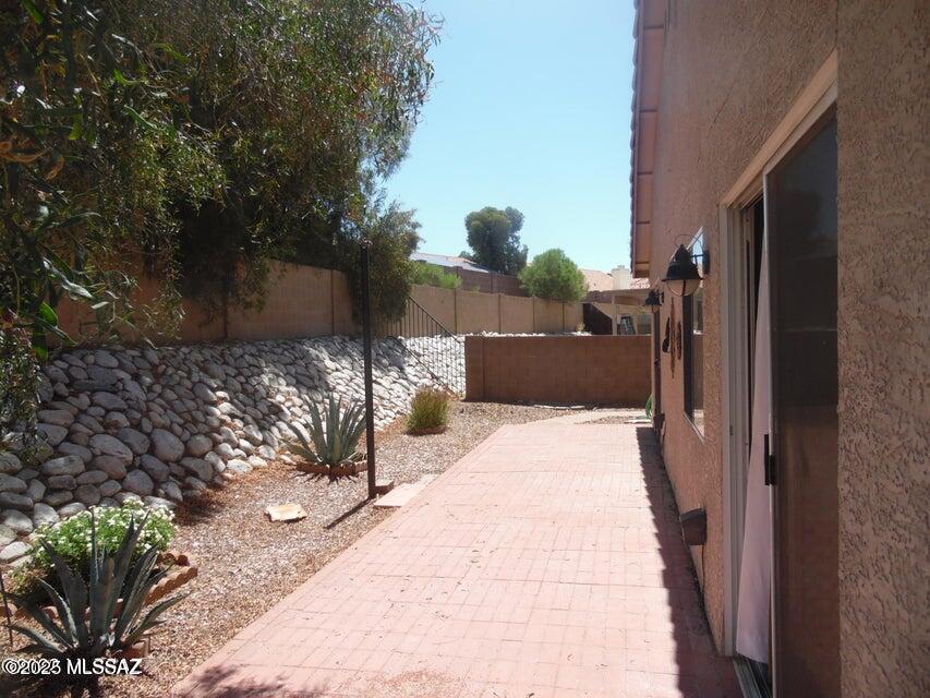 Tucson, Arizona 85741, United States, 3 Bedrooms Bedrooms, ,2 BathroomsBathrooms,Residential,Pending,138597