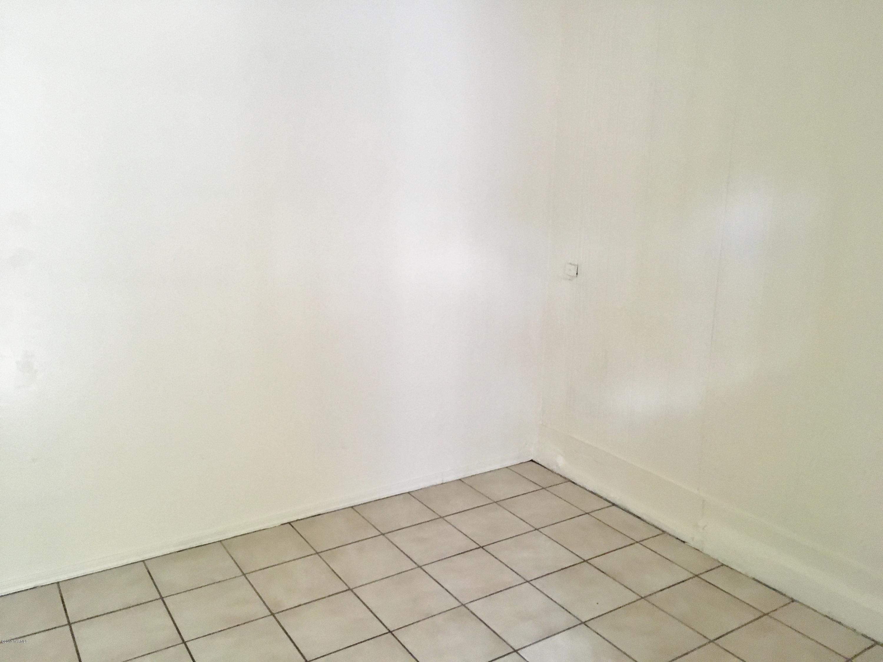 Dos Palmas (1-16) - Residential