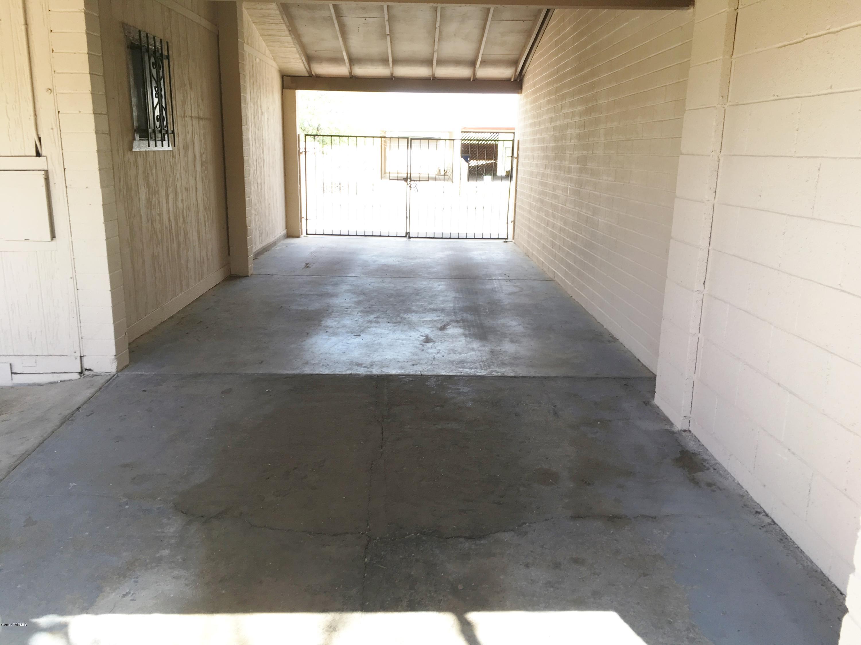 Dos Palmas (1-16) - Residential
