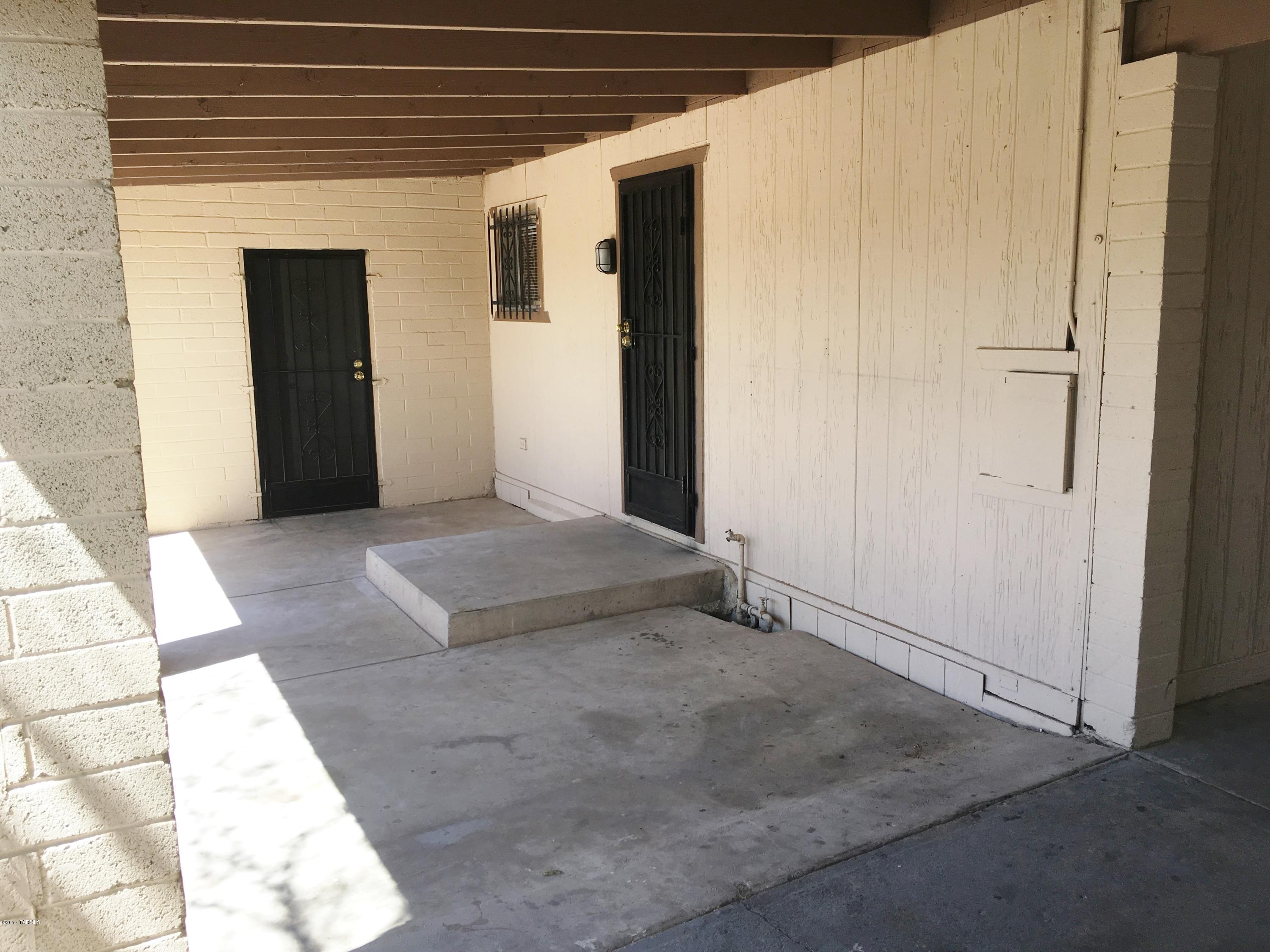 Dos Palmas (1-16) - Residential