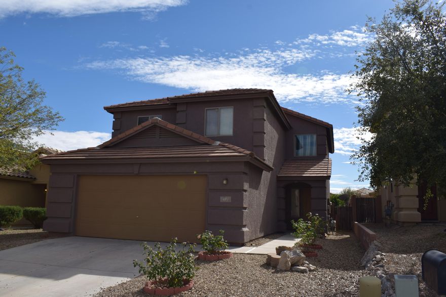 Quality built Meritage, 5 Bdr, 3 full bath home is move in ready.  Exterior is elegant with great curb appeal. Open floor plan, spacious clean, freshly painted interior and easy to show. Master Bdr has mountain views. 4 upstairs around the loft. Close to shopping, restaurants and theater.