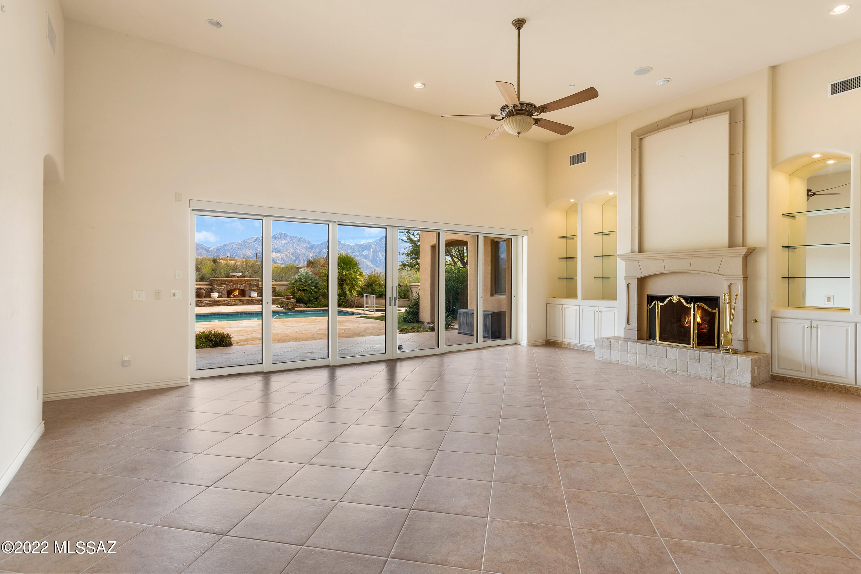 Honey Bee Ridge(The Estates At) - Residential