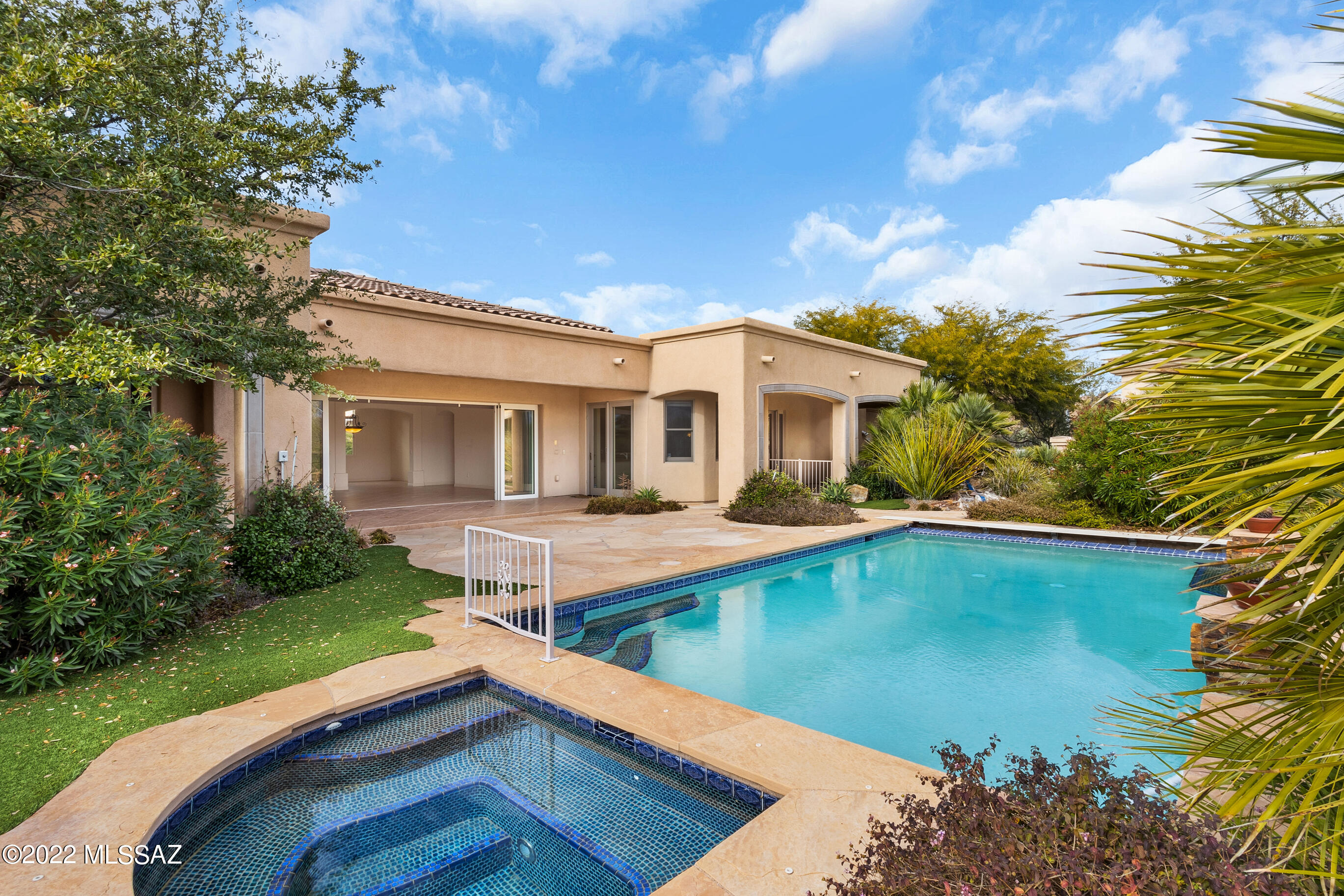 Honey Bee Ridge(The Estates At) - Residential