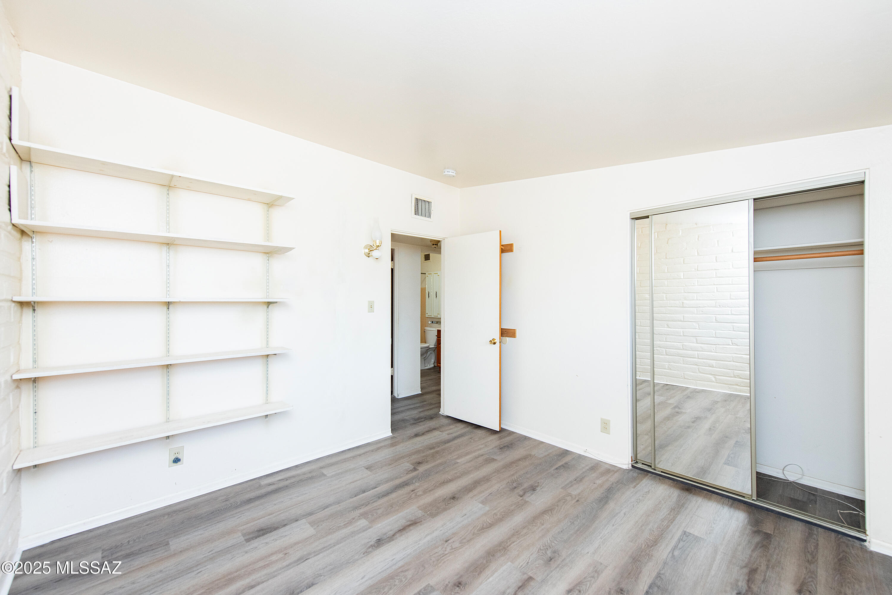 Kingston Knolls Terrace - Residential