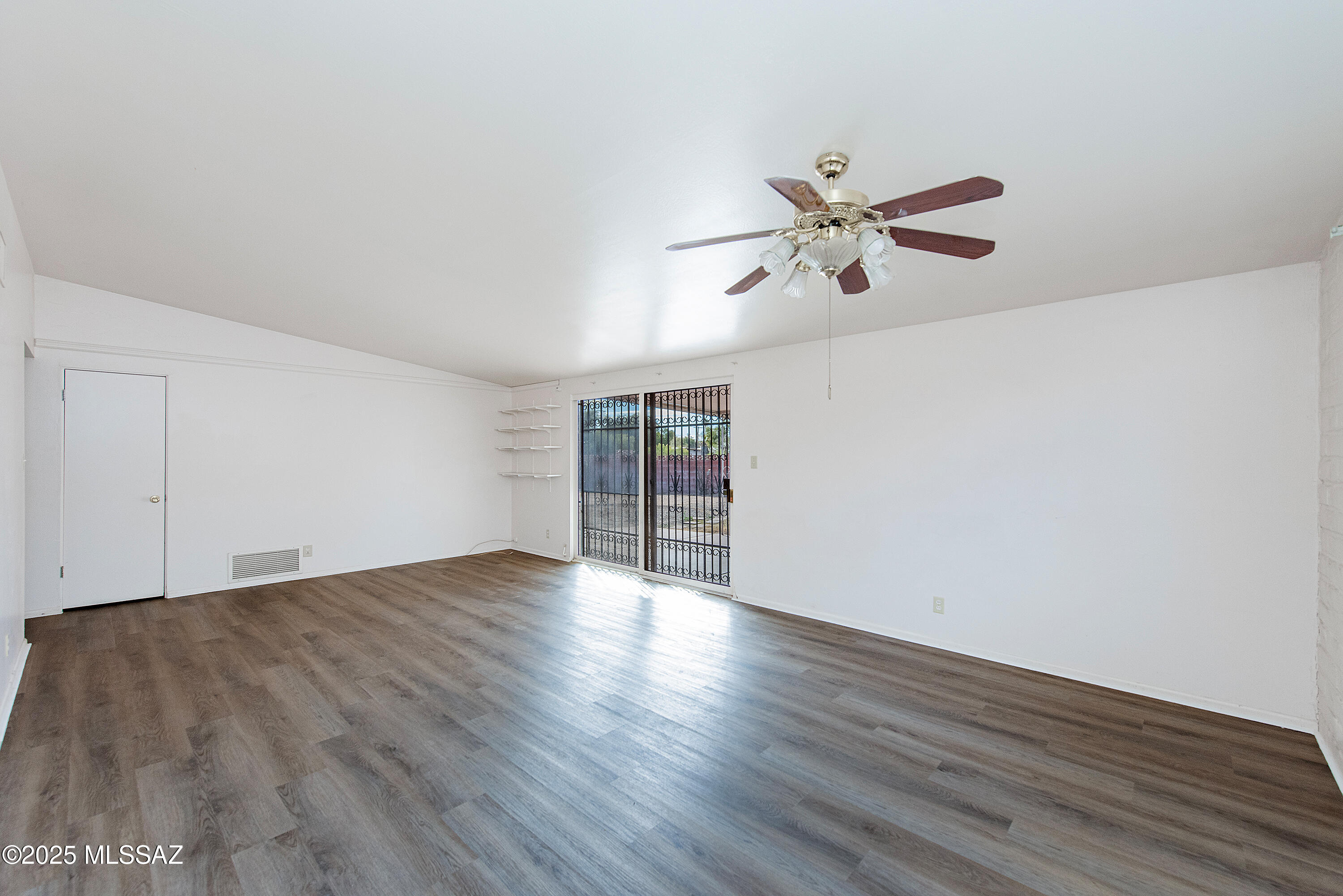 Kingston Knolls Terrace - Residential