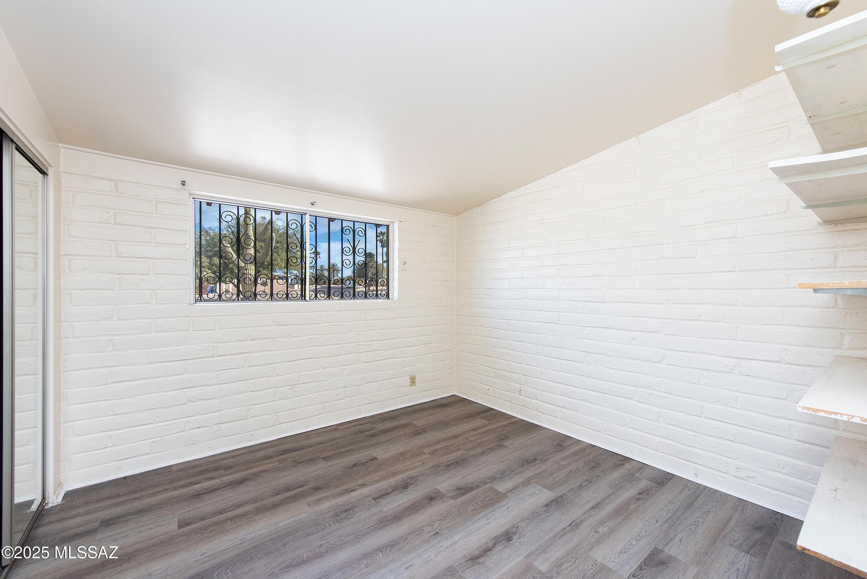 Kingston Knolls Terrace - Residential