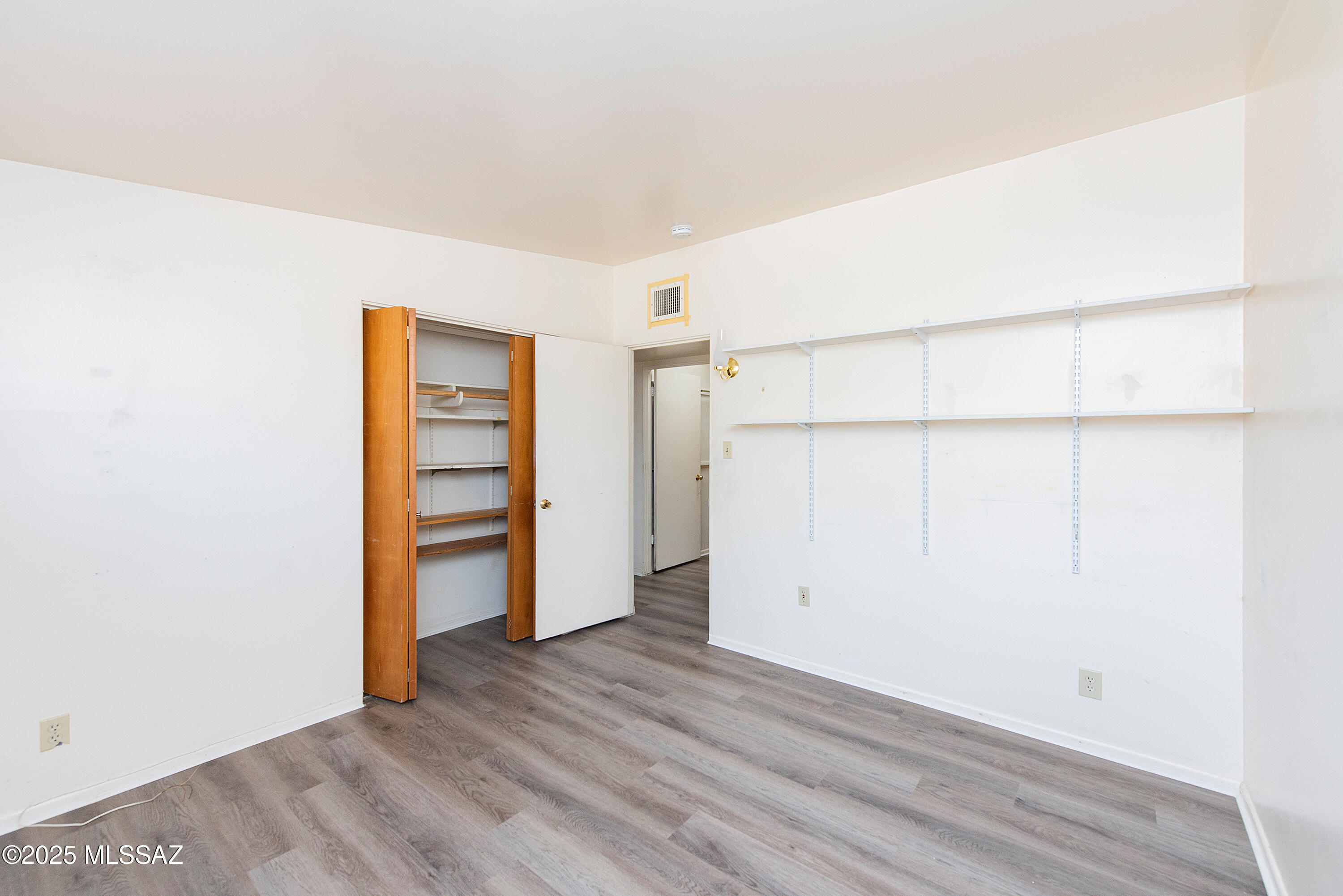 Kingston Knolls Terrace - Residential