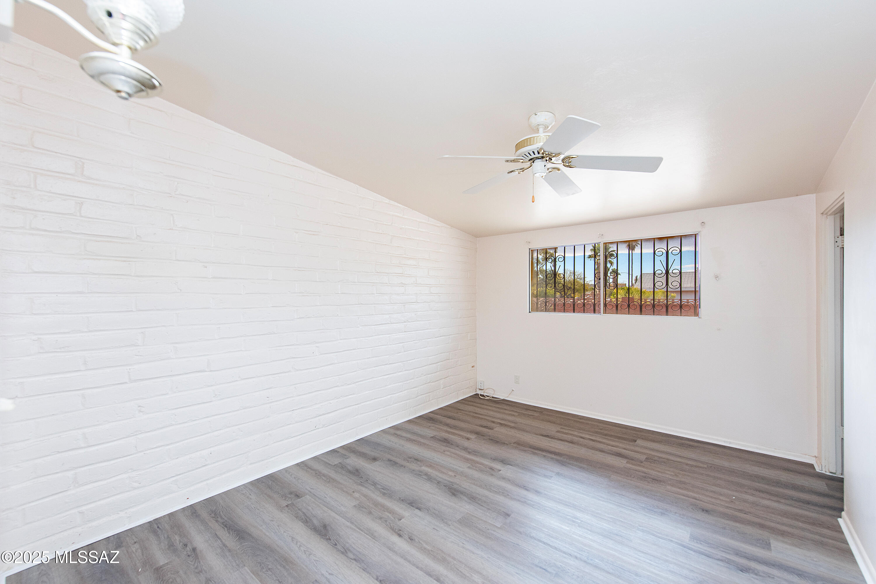 Kingston Knolls Terrace - Residential