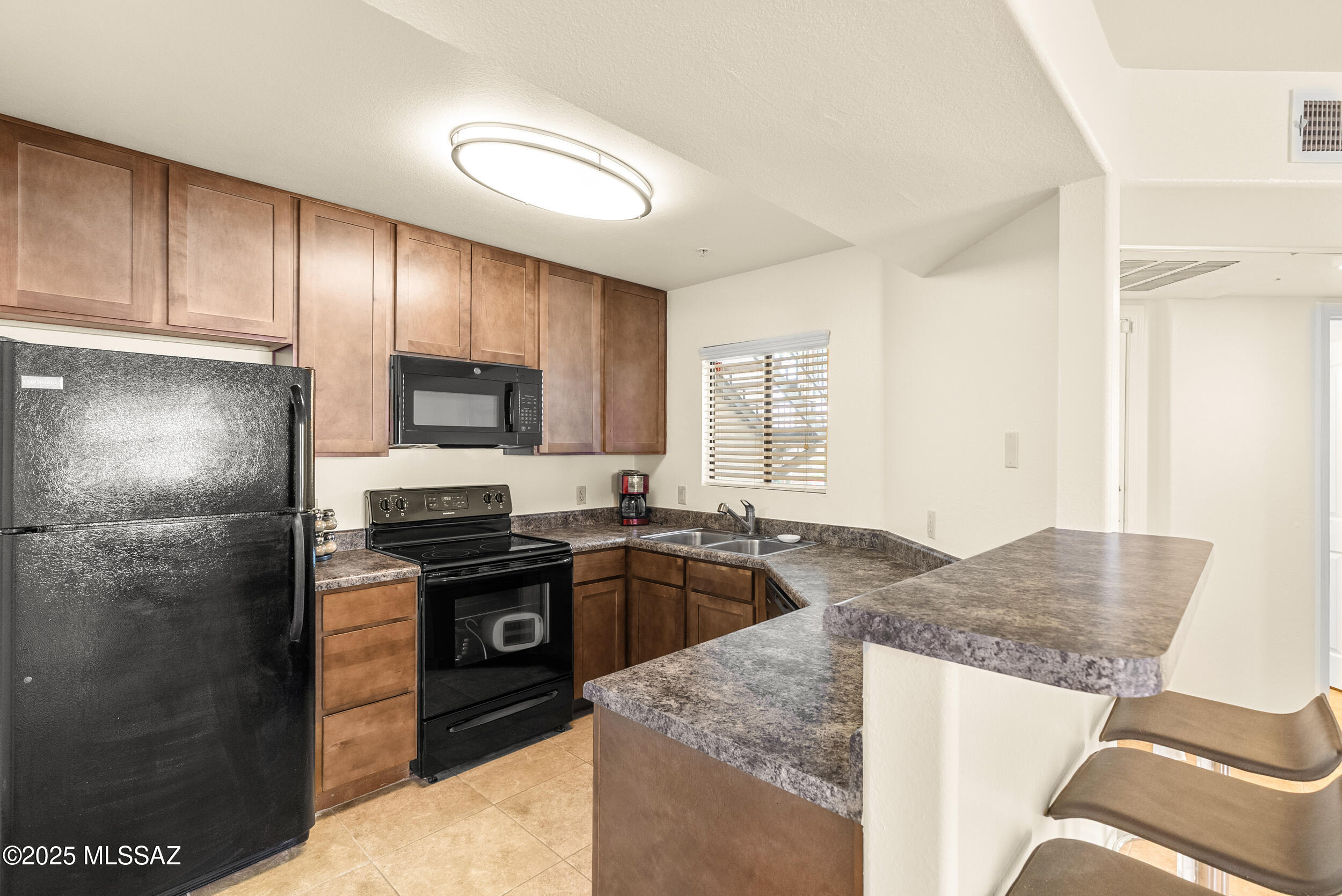 5751 N Kolb Road 18103