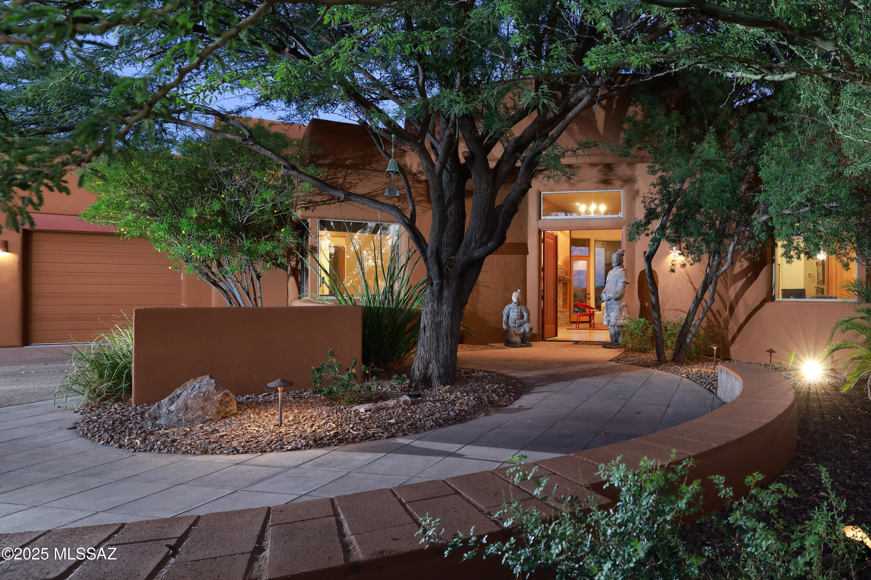 622 W Silhouette Ridge Place
