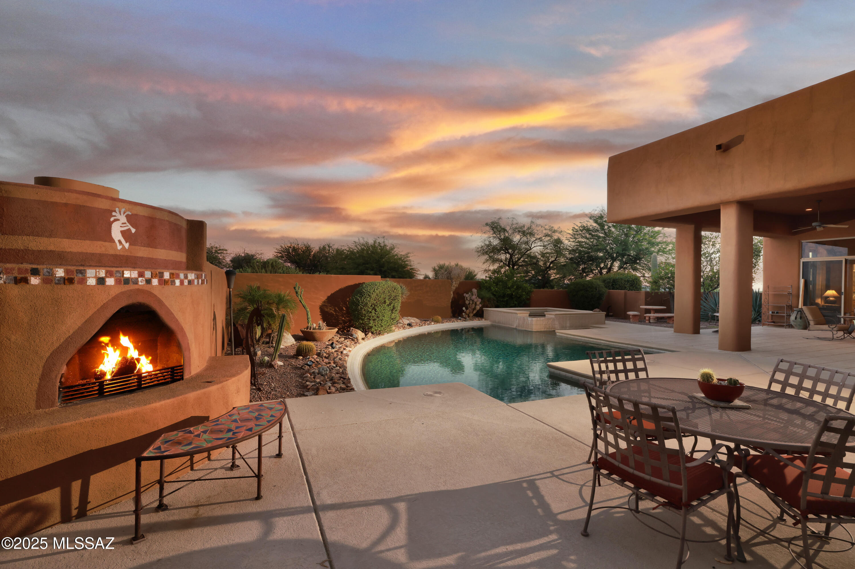 622 W Silhouette Ridge Place