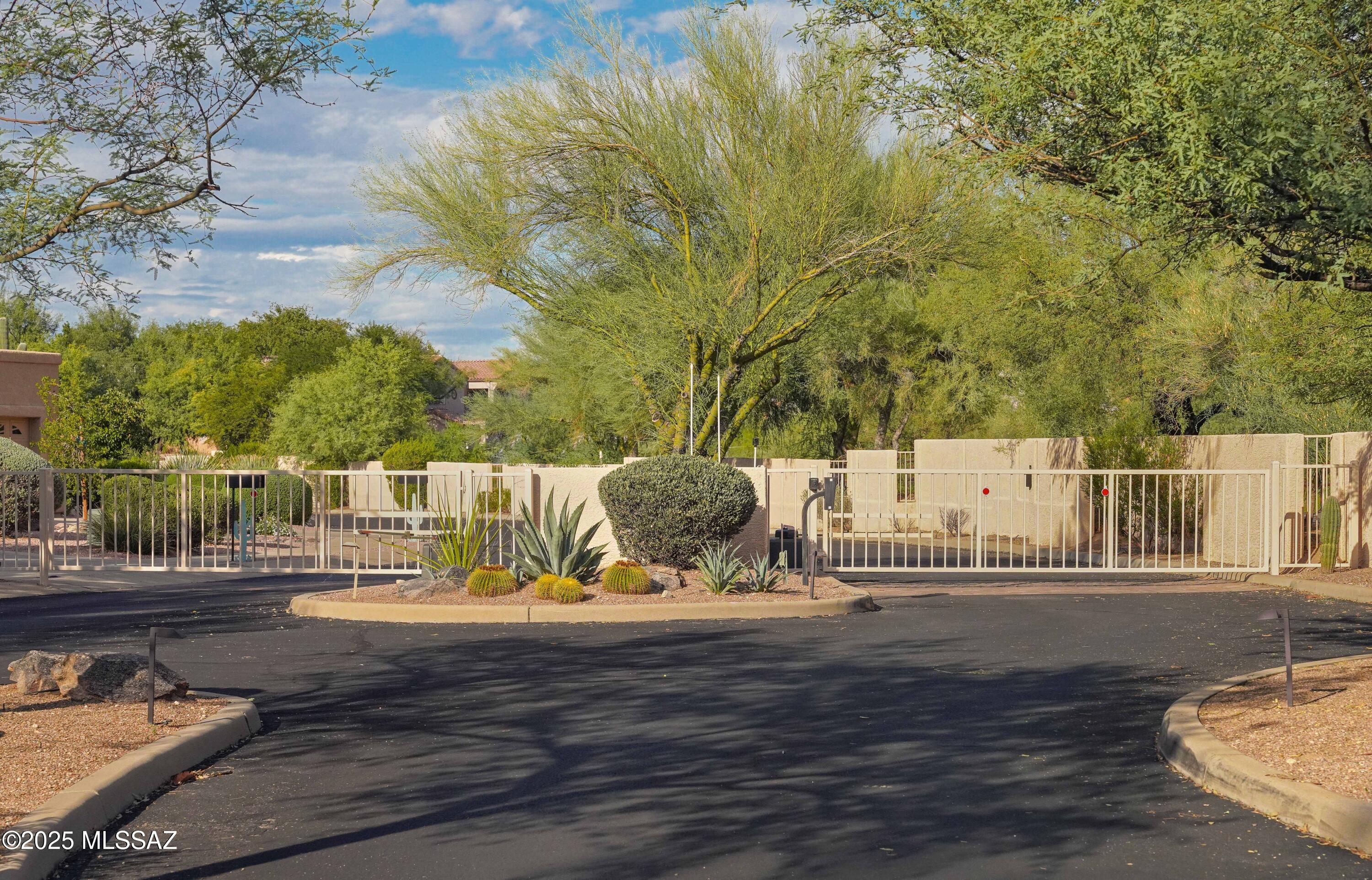 281 E Desert Golf Place