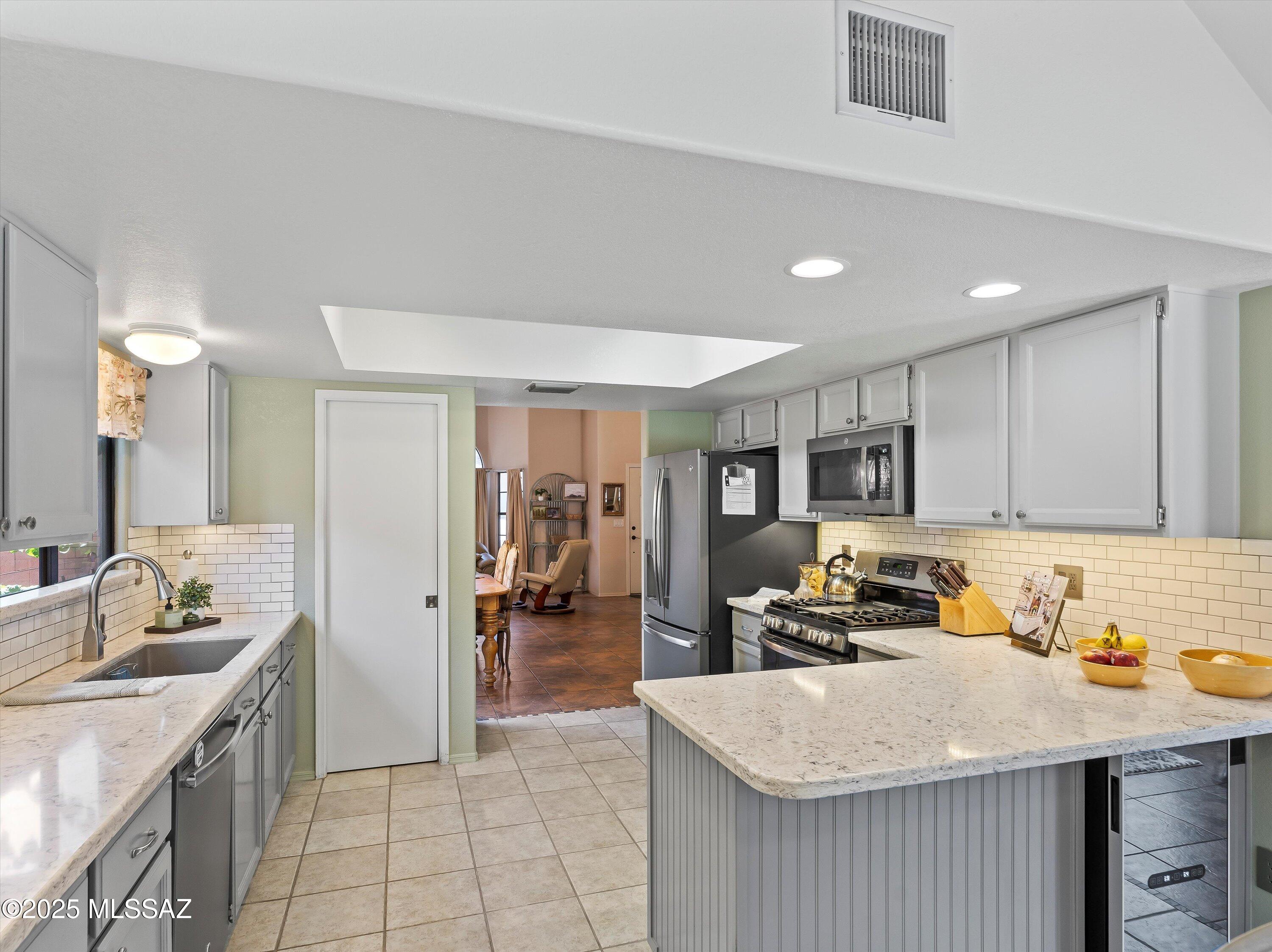 10242 N Oak Knoll Lane