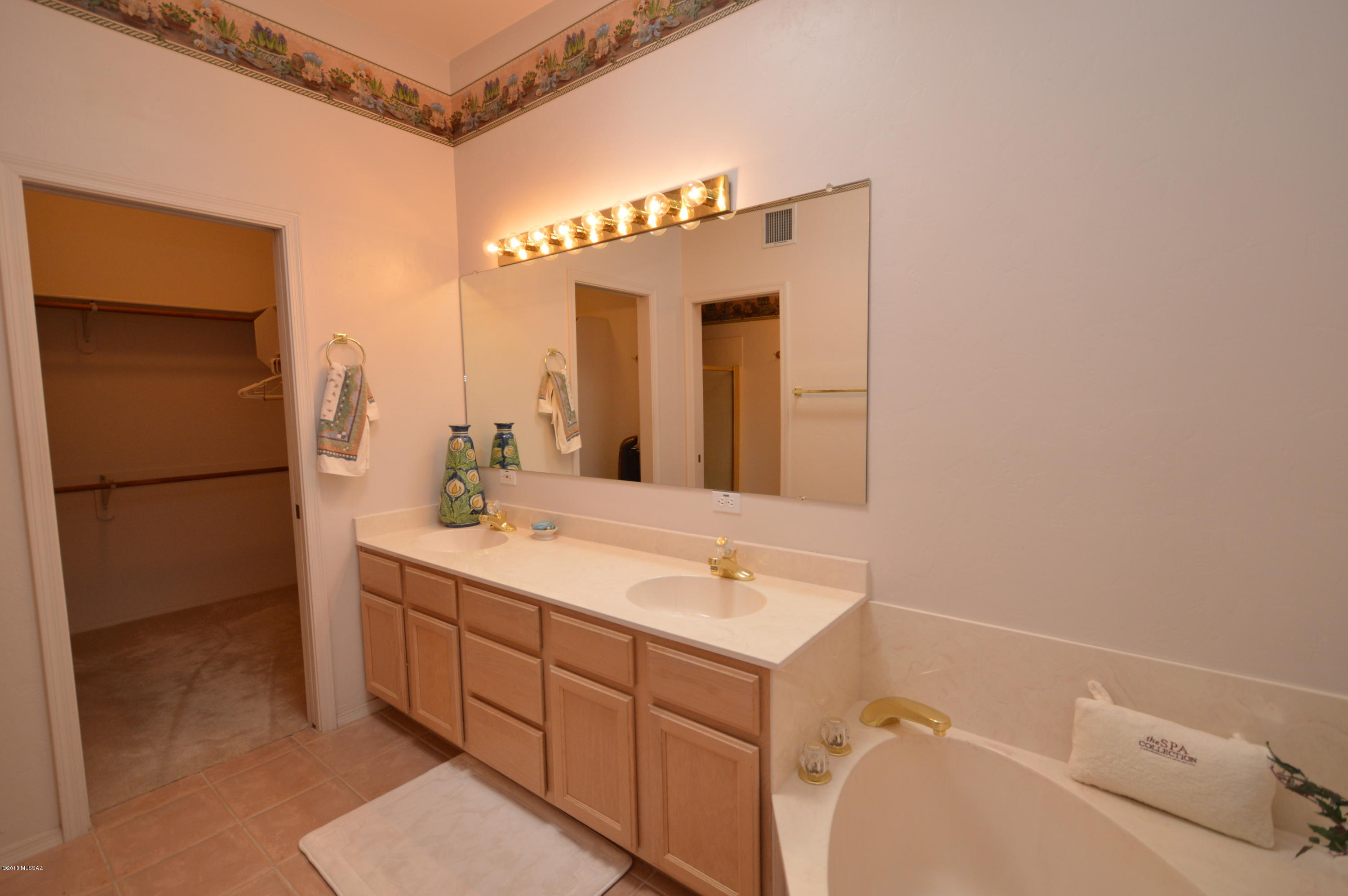 Valle Del Oro Townhomes (1-90) - Residential Lease