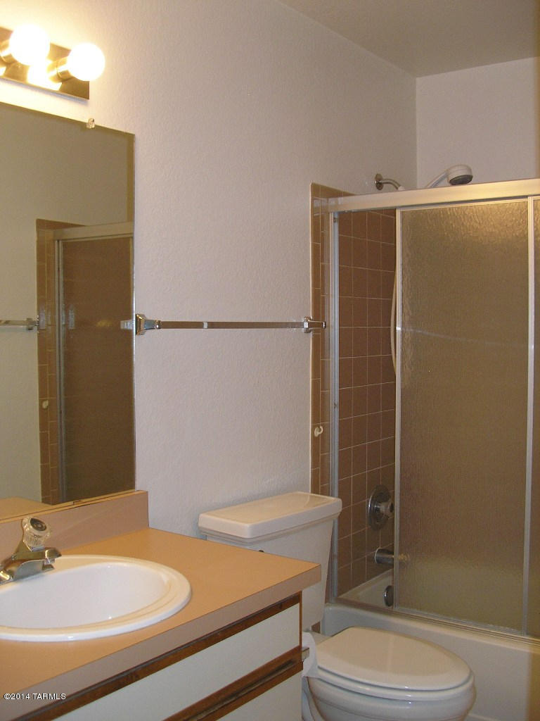 Reddington Hills (1-137) - Residential Lease