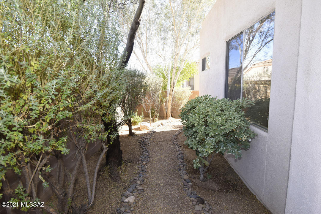 Rancho Esperero (1-343) - Residential