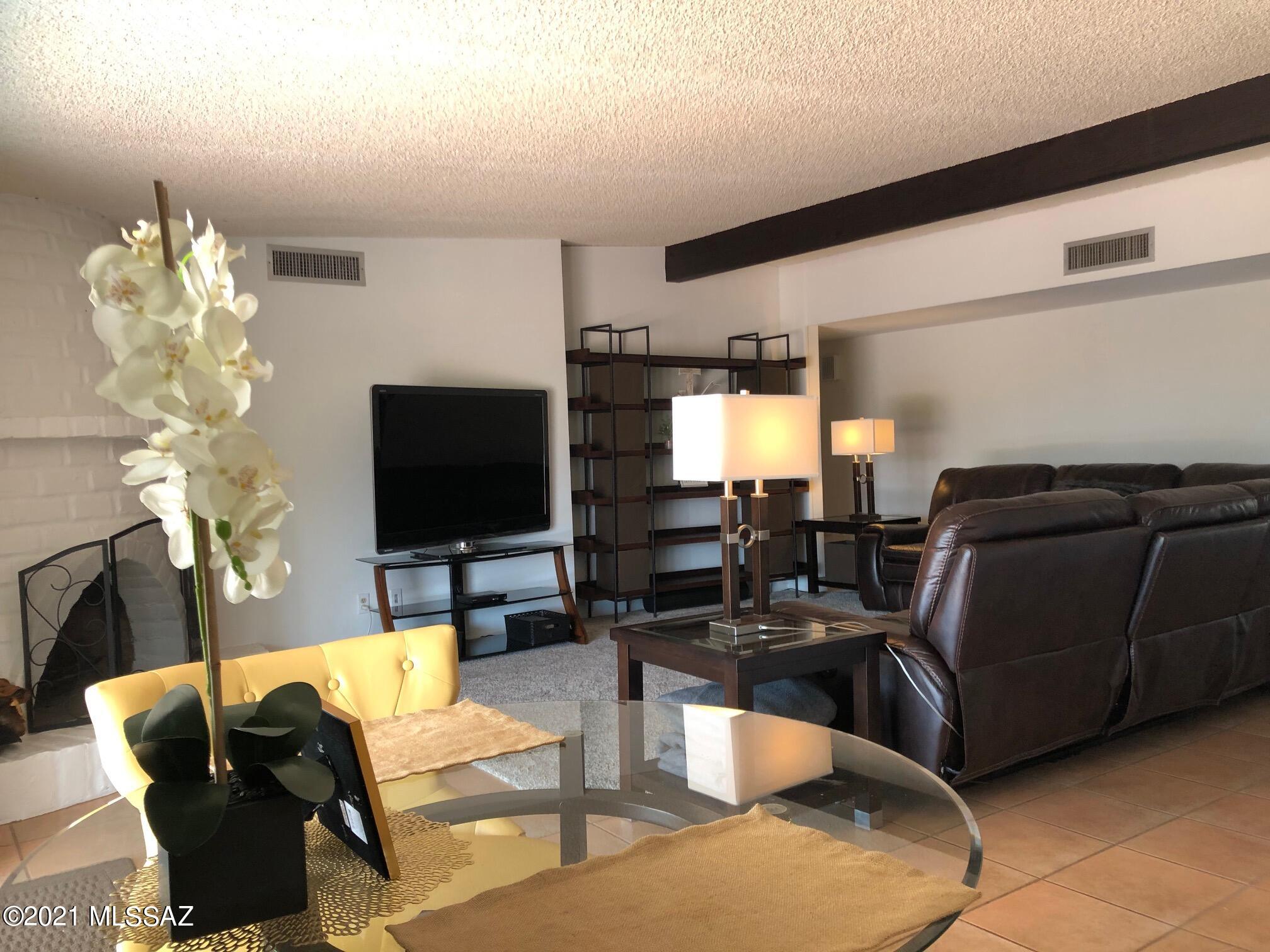 La Cholla Airpark - Residential
