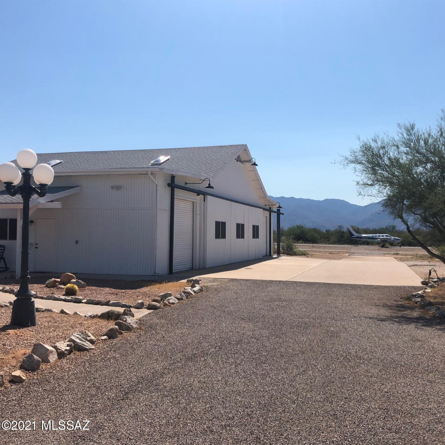 La Cholla Airpark - Residential