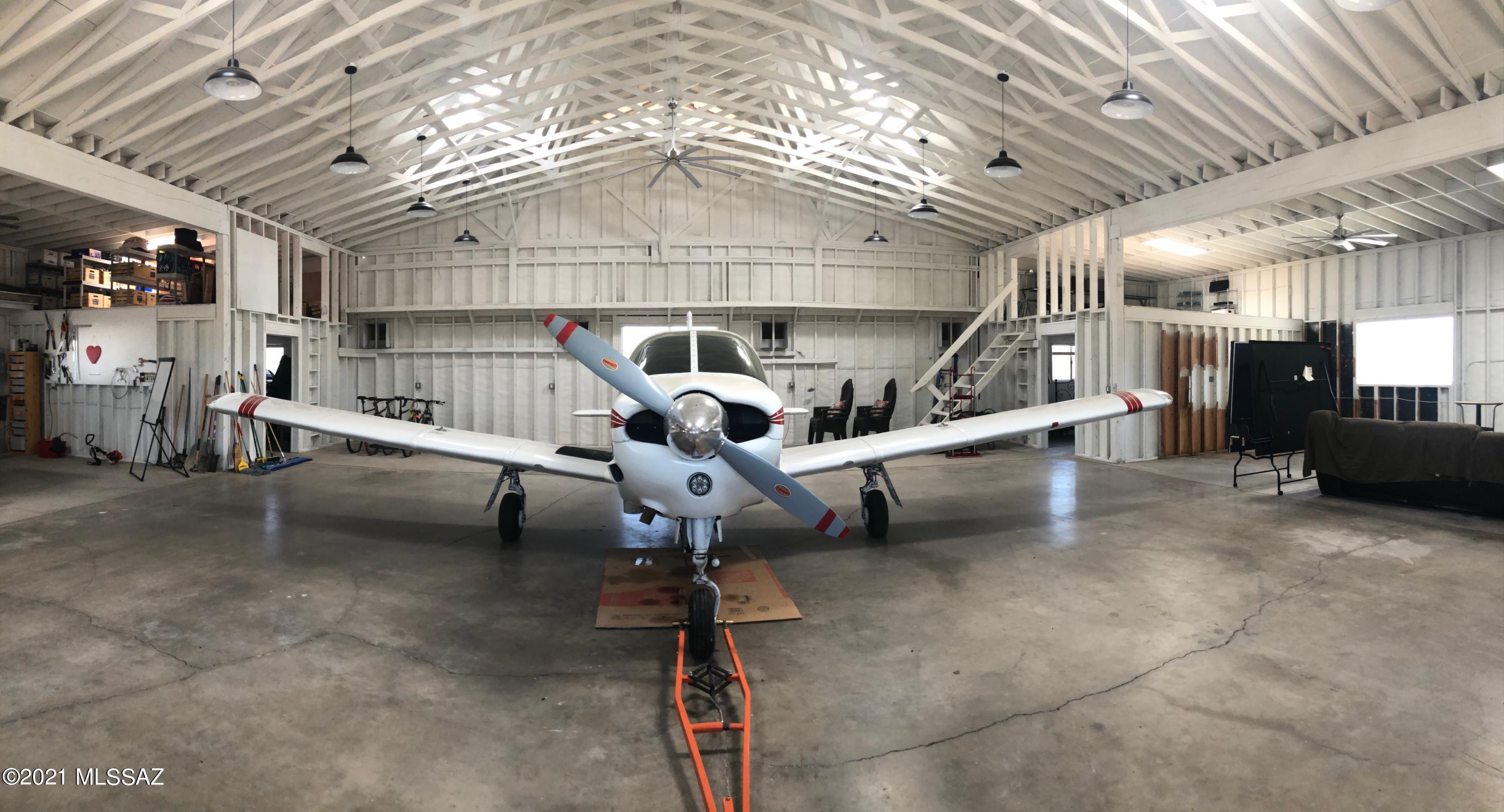La Cholla Airpark - Residential