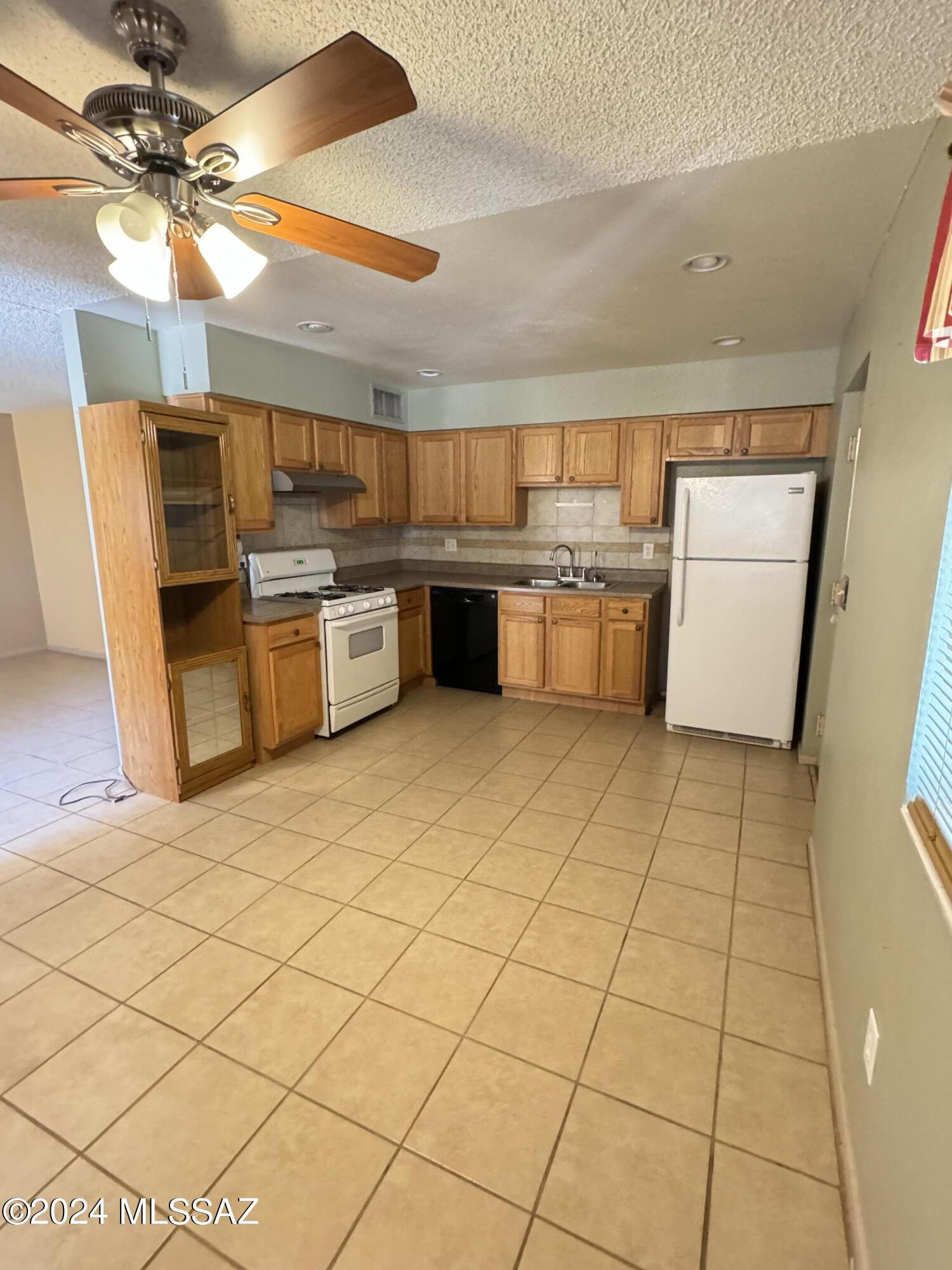 Lakewood Estates(1-144) - Residential