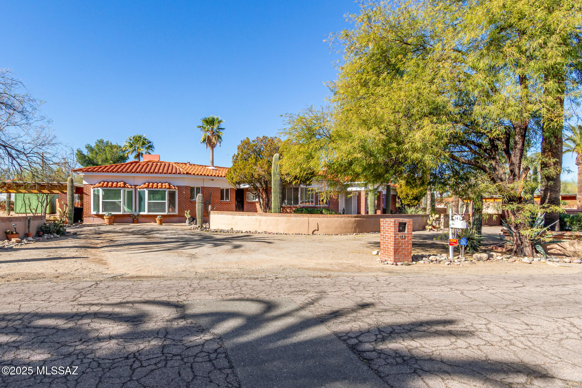 145 N Camino Miramonte