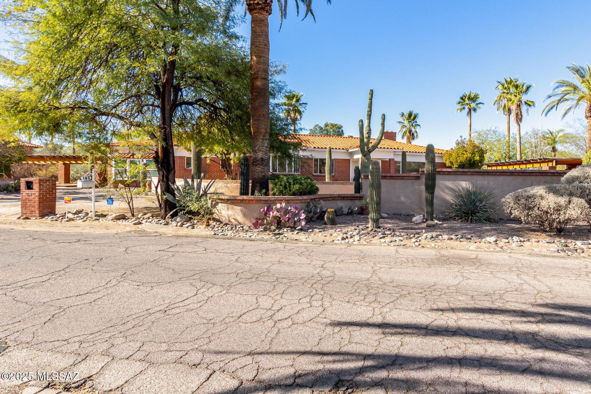 145 N Camino Miramonte