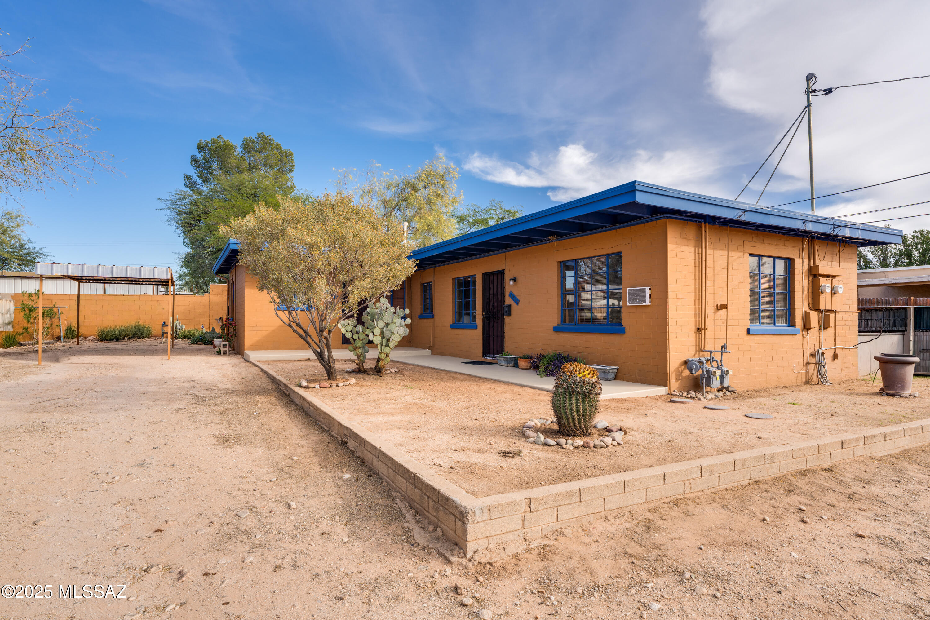 734 - 736 N Jerrie Avenue