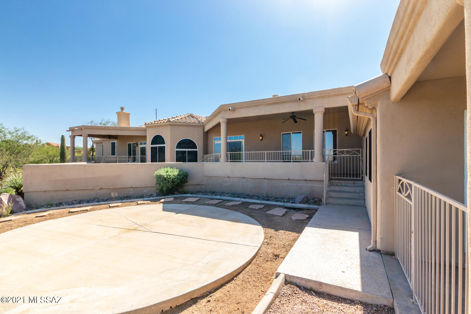 Vista De La Sierra De Dios - Residential