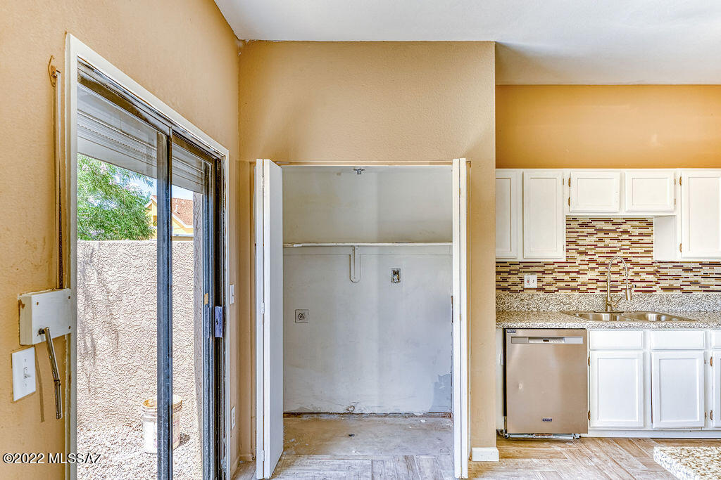 Kino Meadows (1-128) - Residential