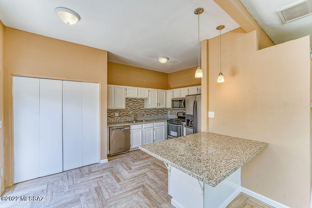 Kino Meadows (1-128) - Residential