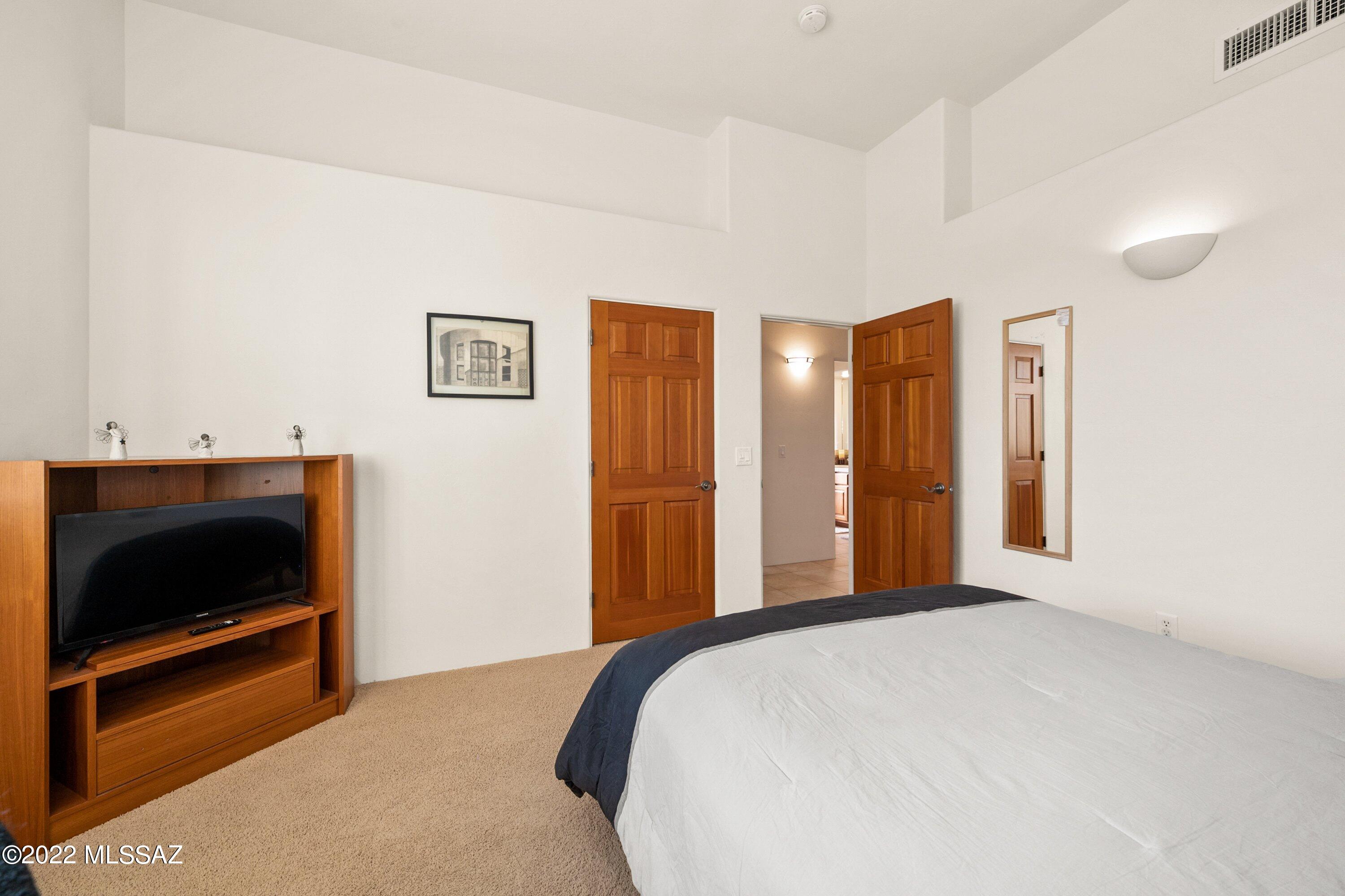 Coyote Creek (1-395) - Residential