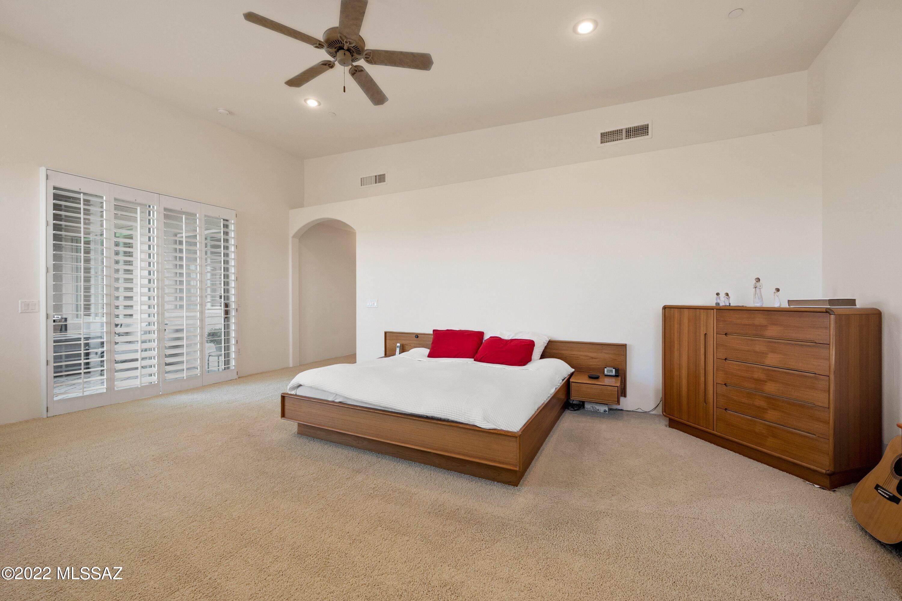Coyote Creek (1-395) - Residential