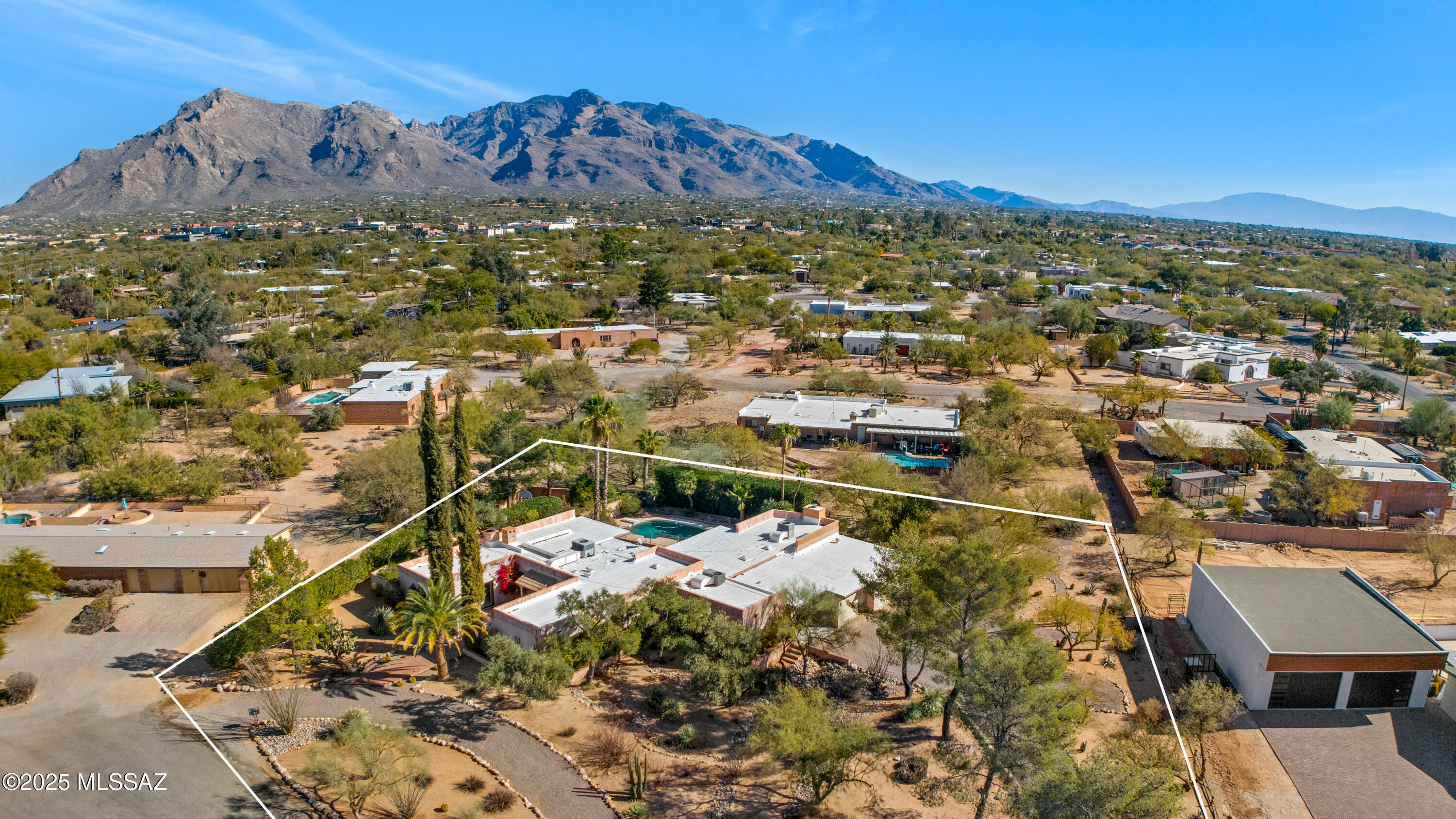 Casas Adobes Estates (466-476) - Residential