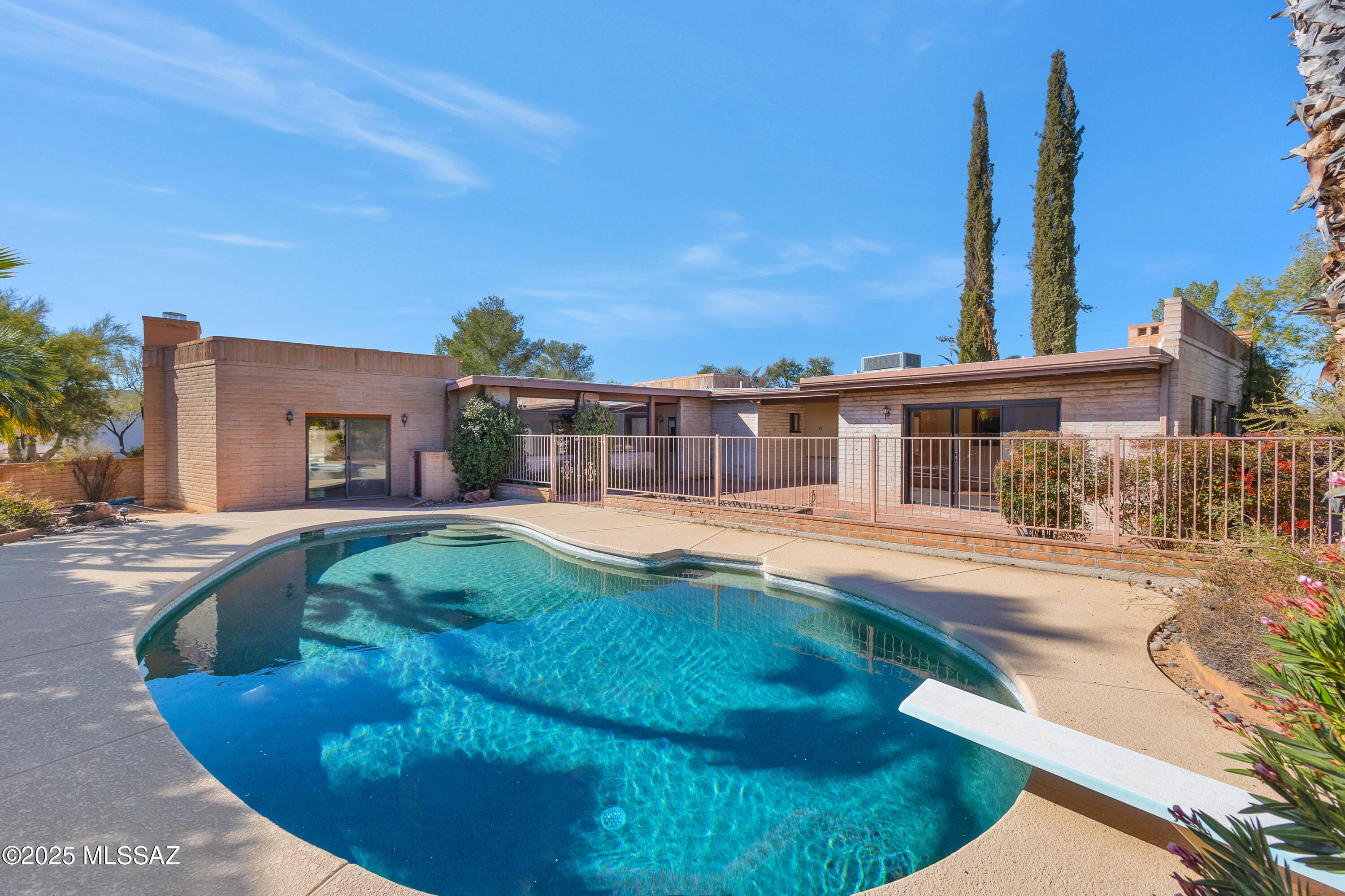 Casas Adobes Estates (466-476) - Residential