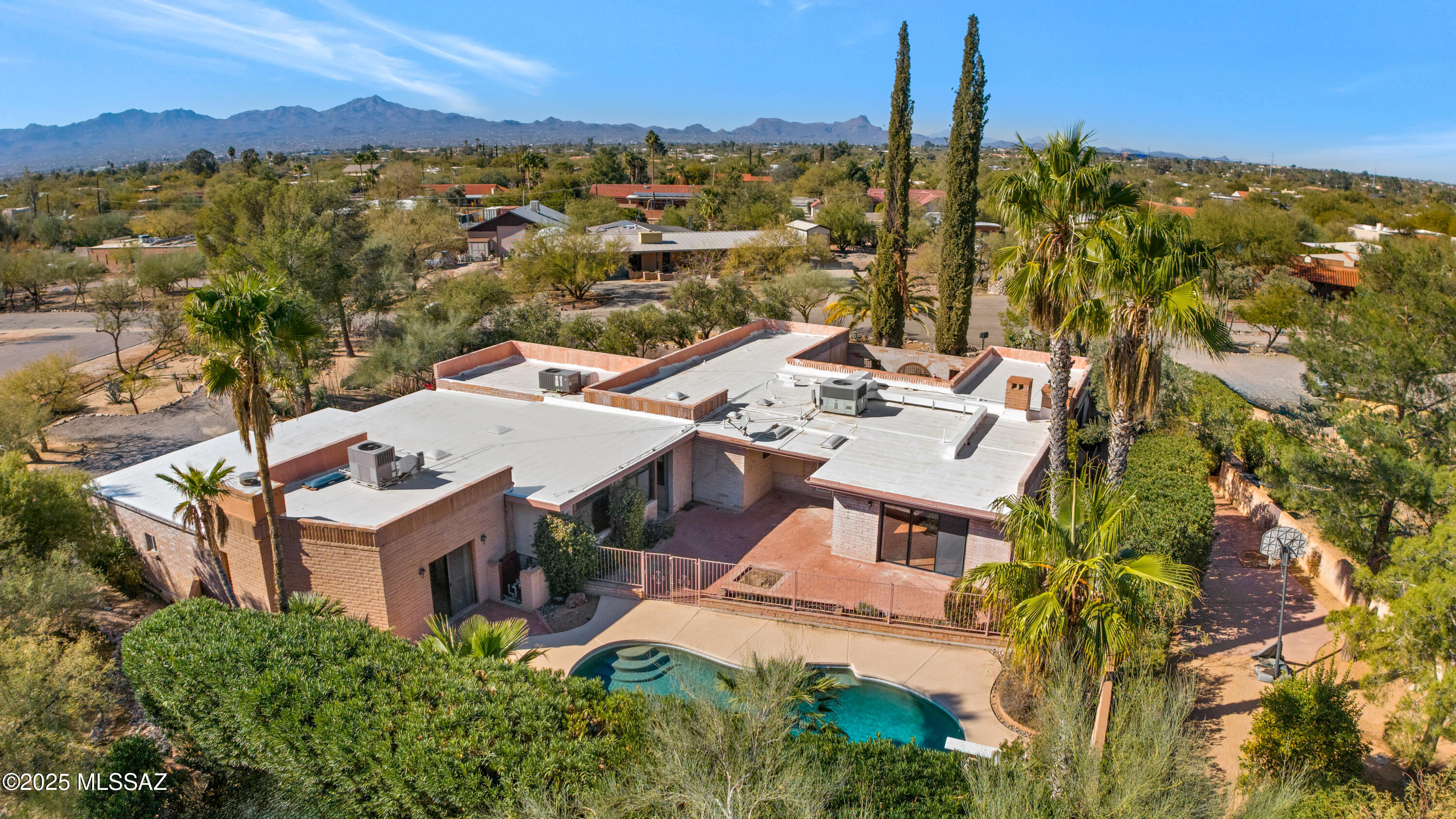 Casas Adobes Estates (466-476) - Residential