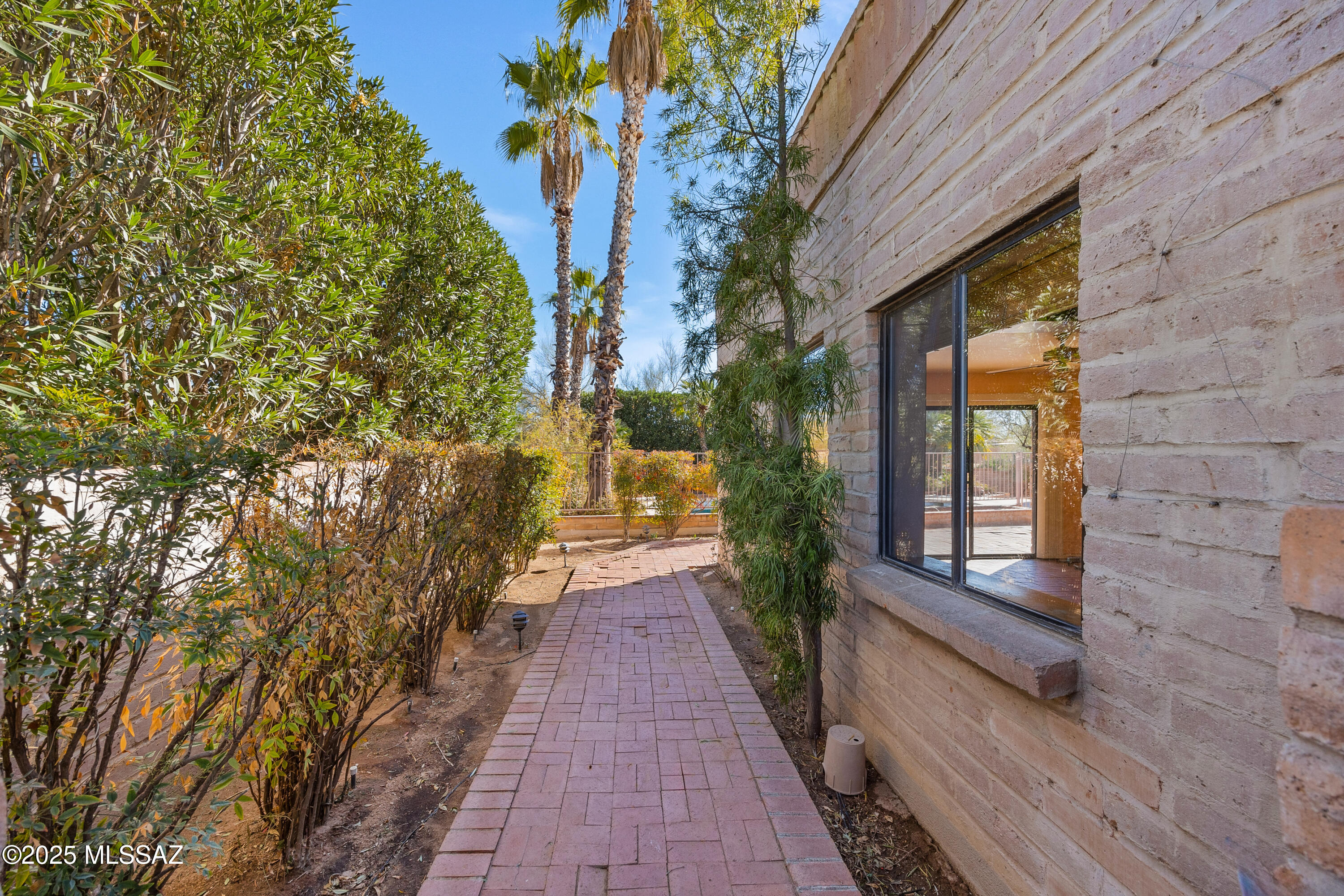 Casas Adobes Estates (466-476) - Residential