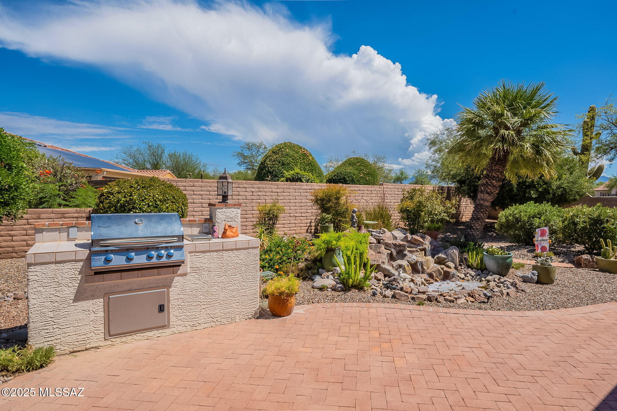 1712 N Laguna Oaks Drive