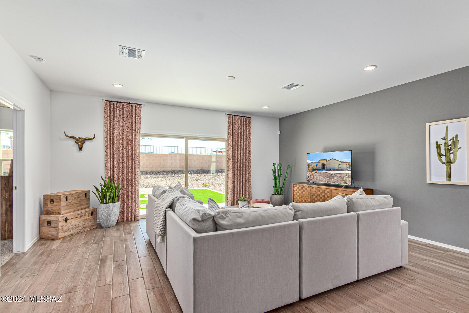 8656 W Soaptree Yucca Place