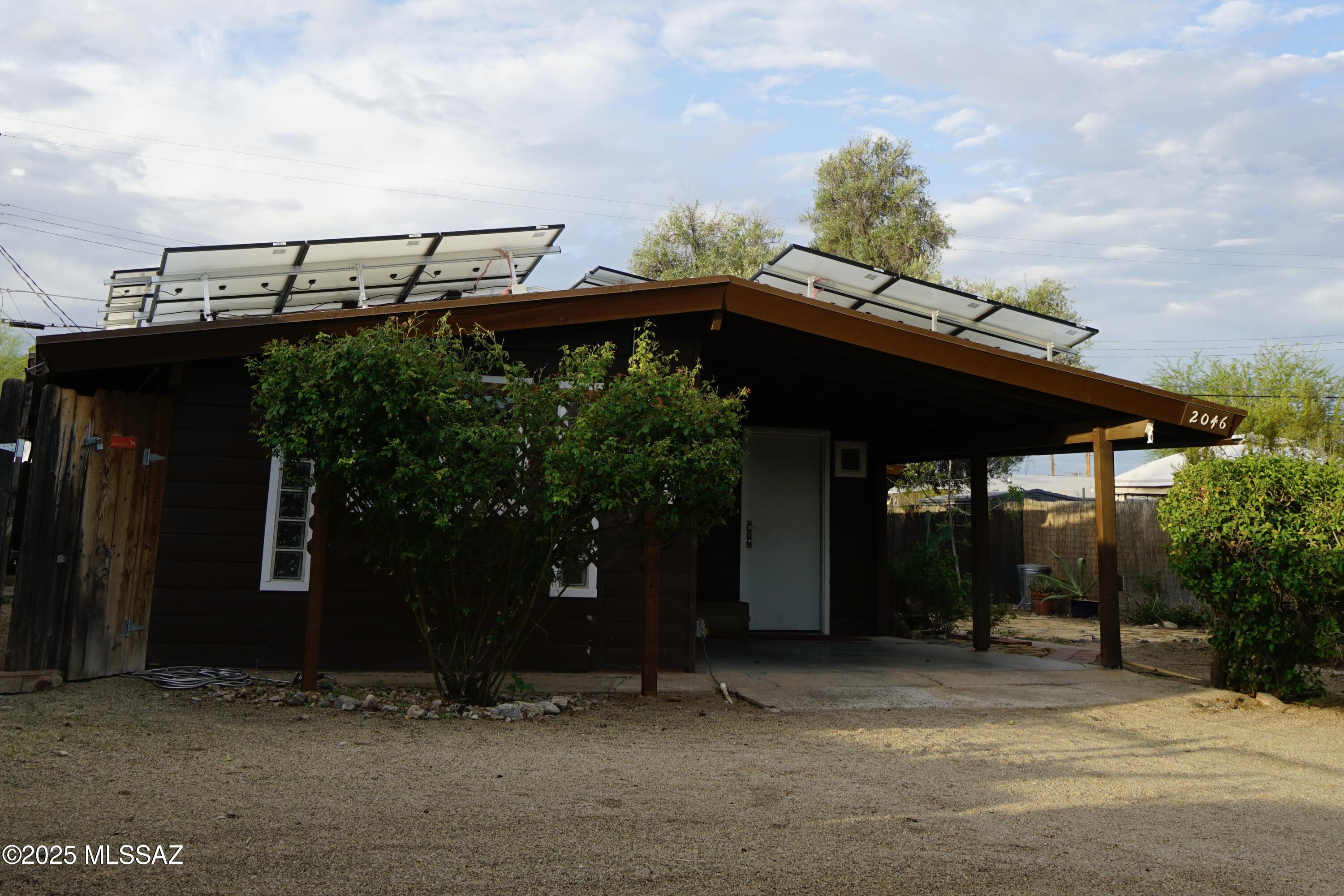 2046 E Silvosa Street