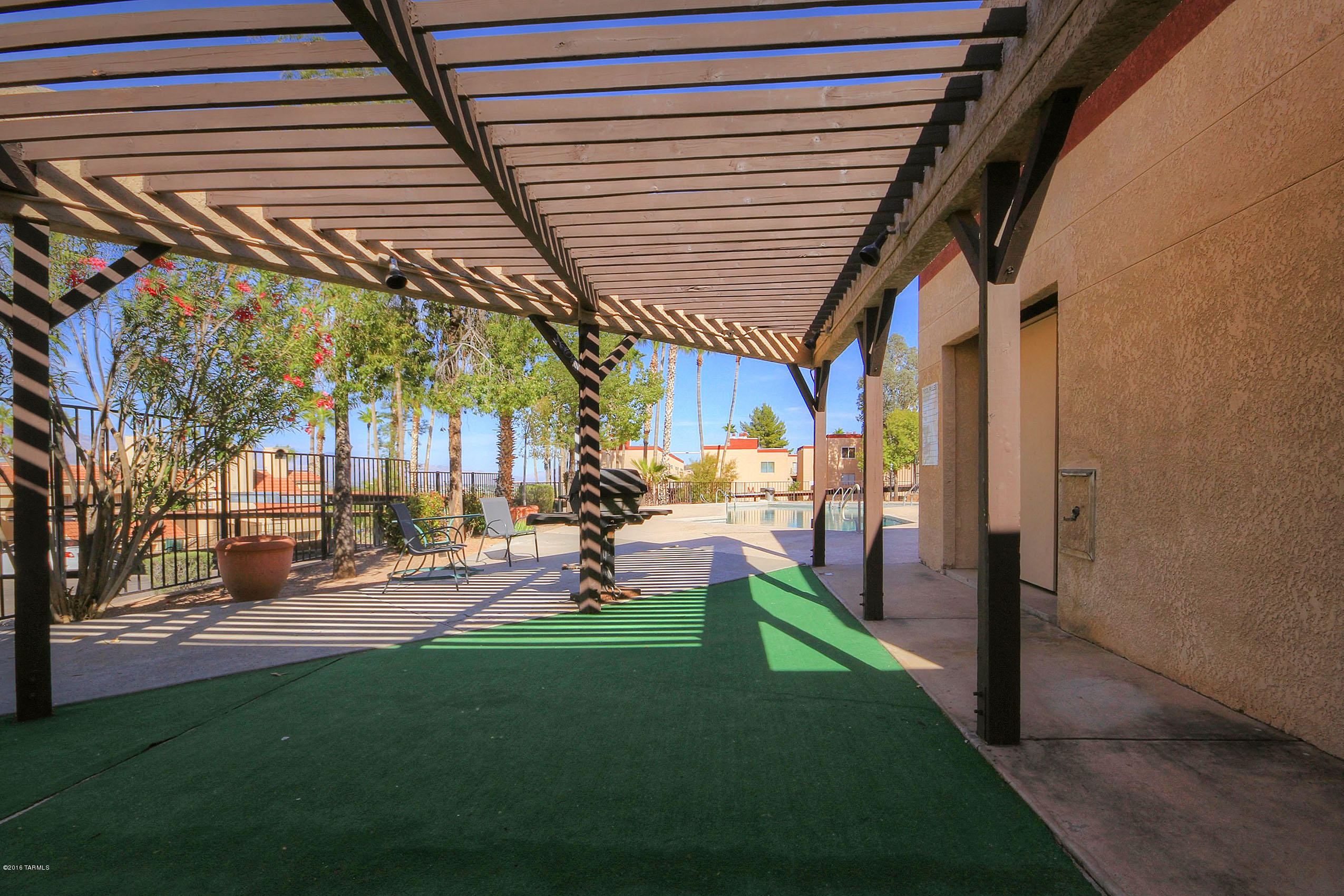 La Vida - Residential