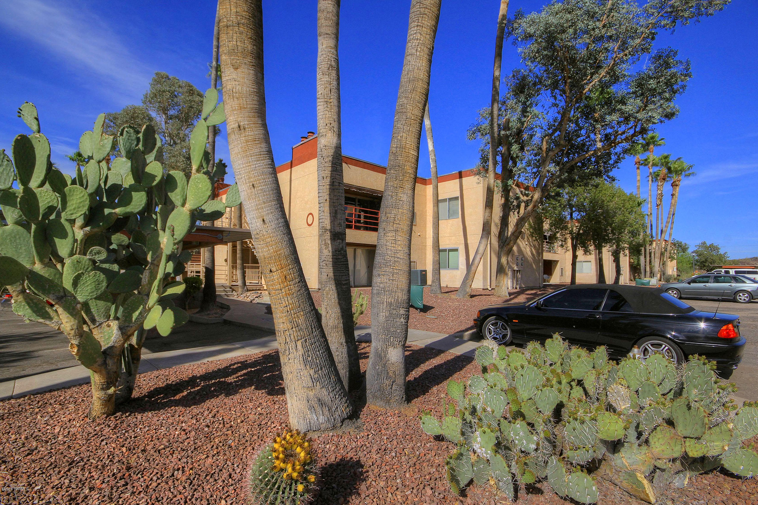 La Vida - Residential