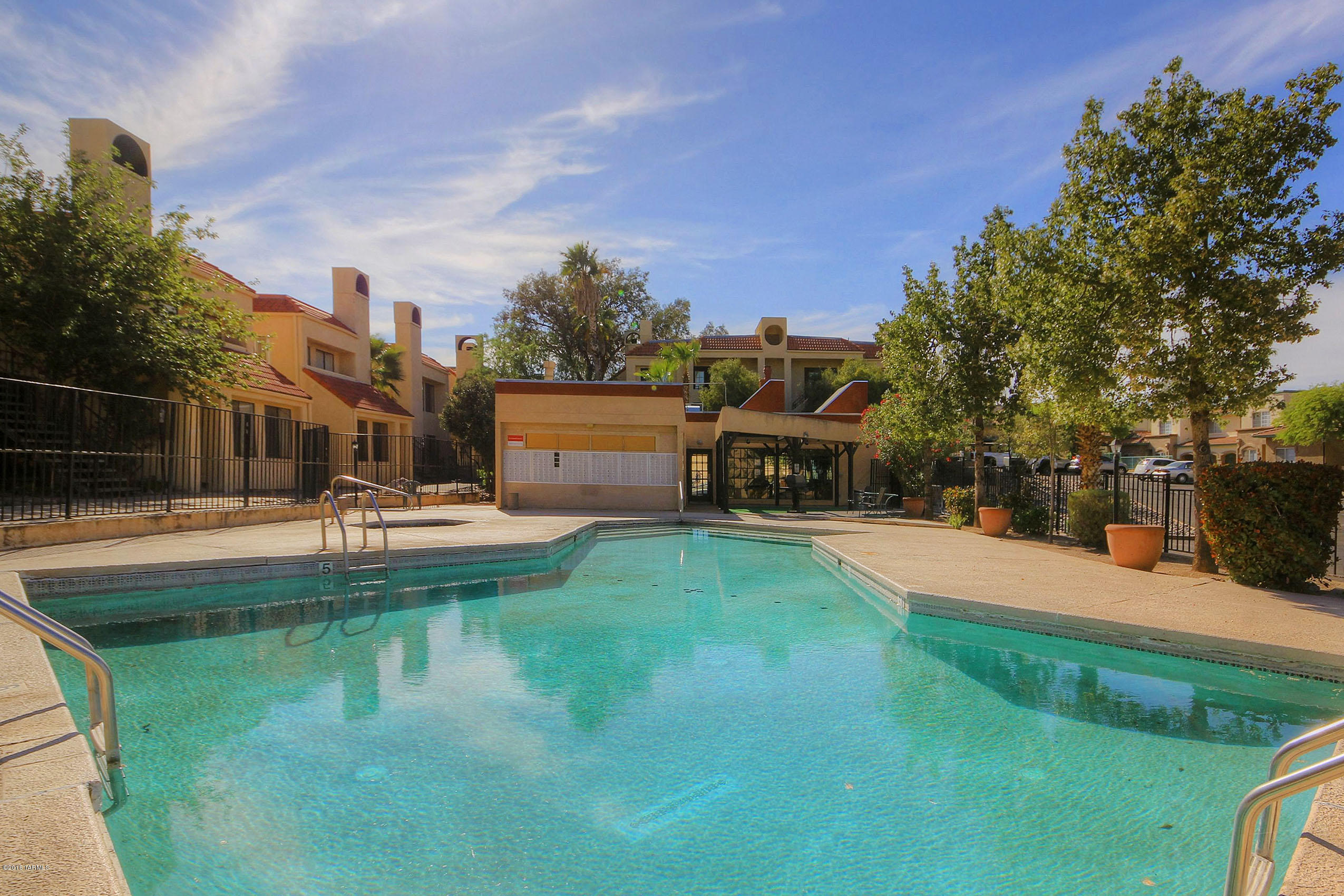 La Vida - Residential